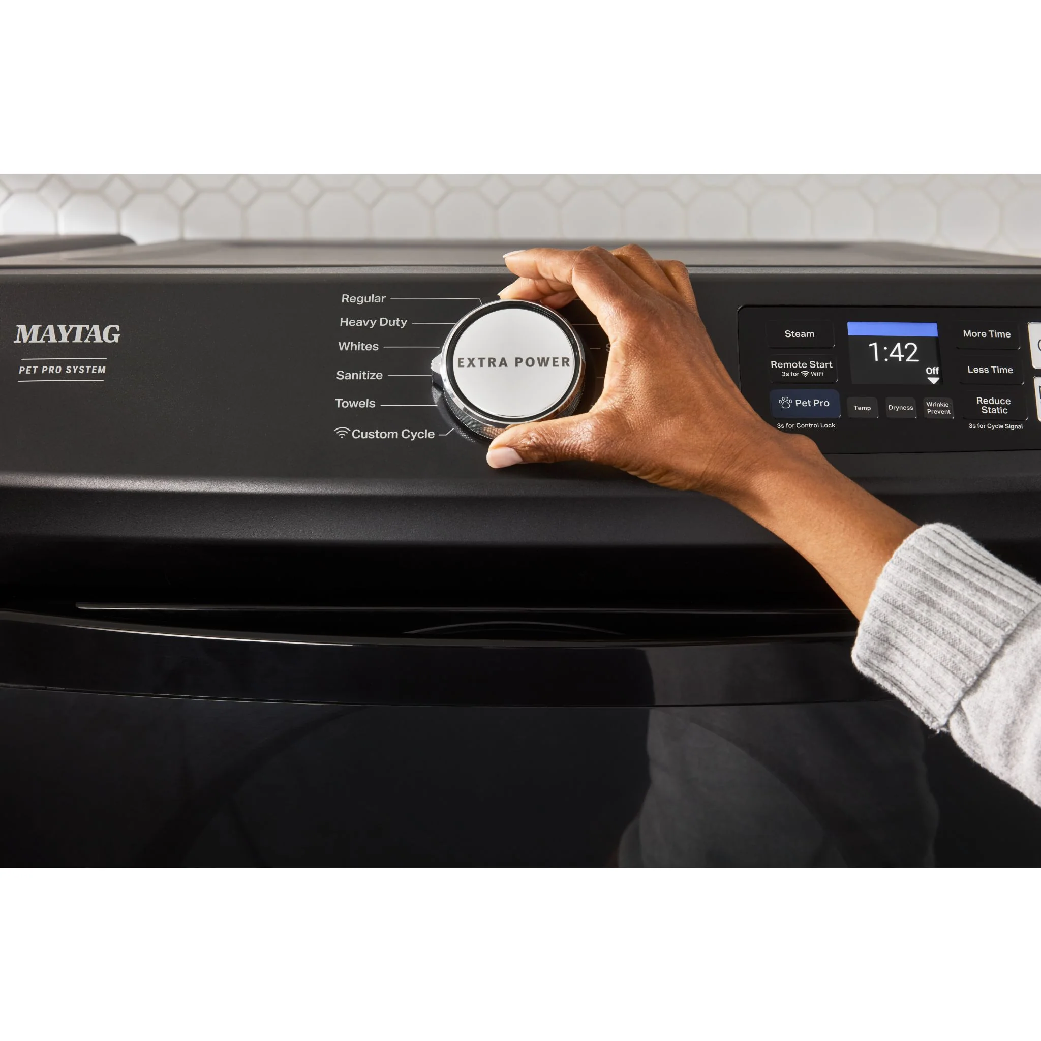 Maytag Smart Pet Pro Front Load Washer - 5.8 CU. FT. (I.E.C.) -Volcano Black (MFW7020RU) - Image 5