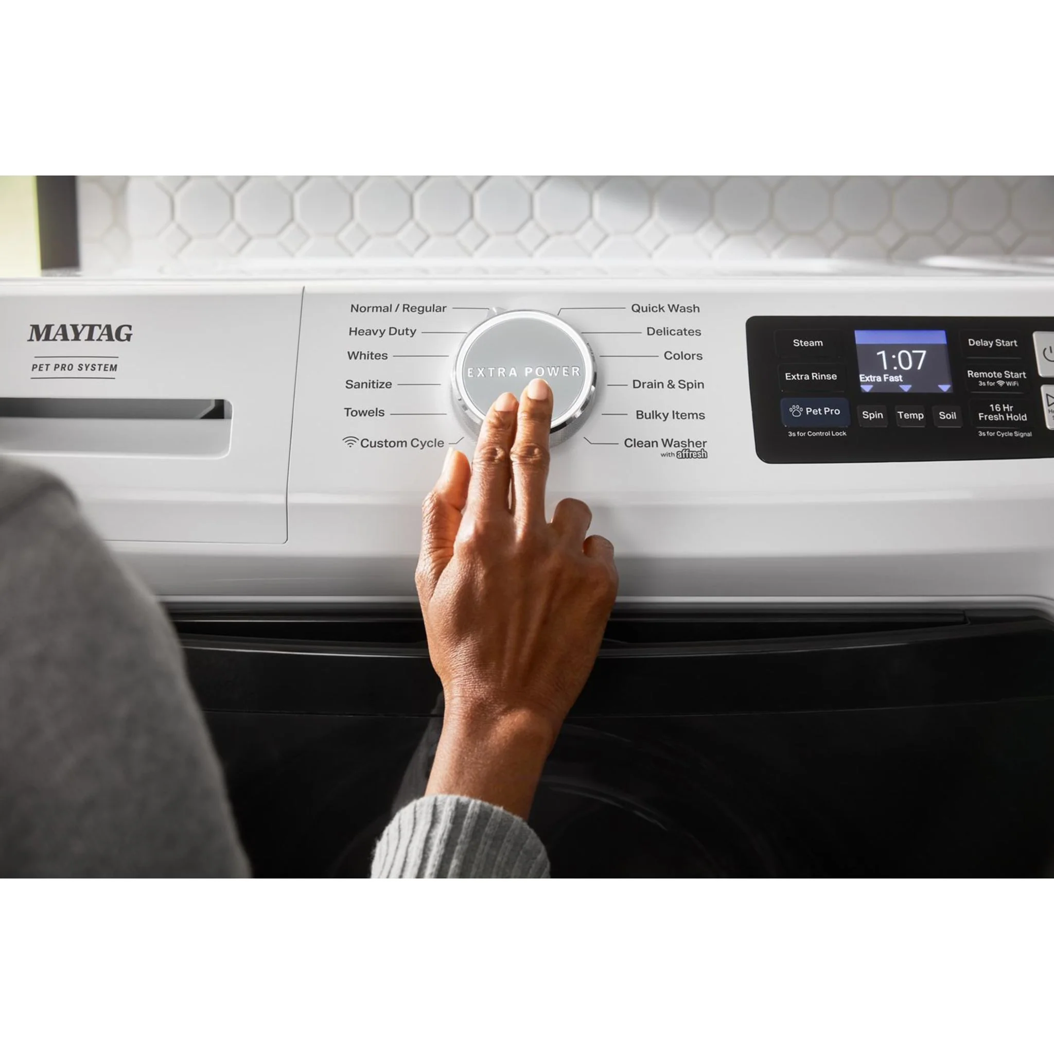 Maytag Smart Pet Pro Front Load Washer - 5.8 CU. FT. (I.E.C.) -White (MFW7020RW) - Image 4
