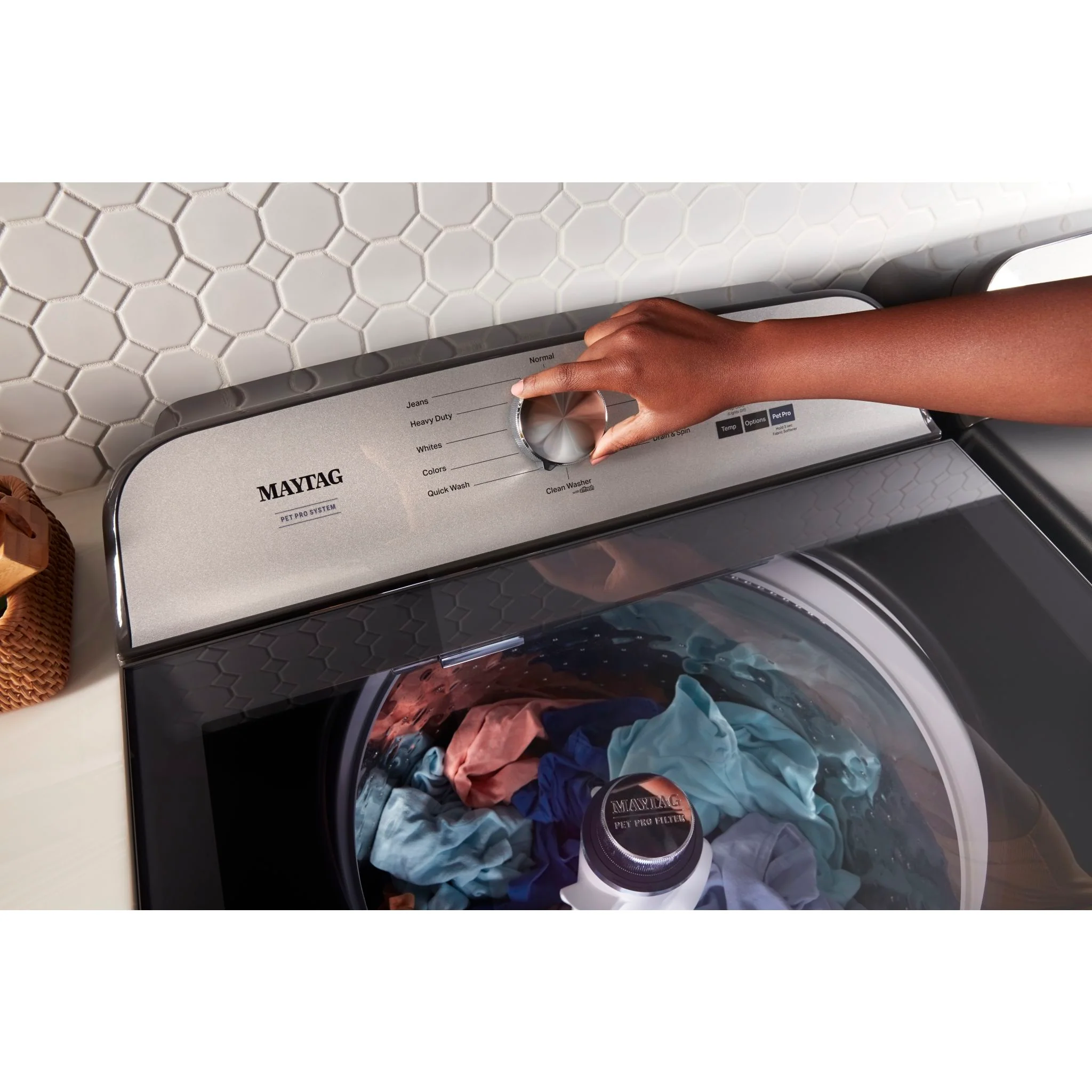 Maytag Pet Pro Top Load Washer - 5.4 cu.ft.  - Volcano Black (MVW6500MBK) - Image 11