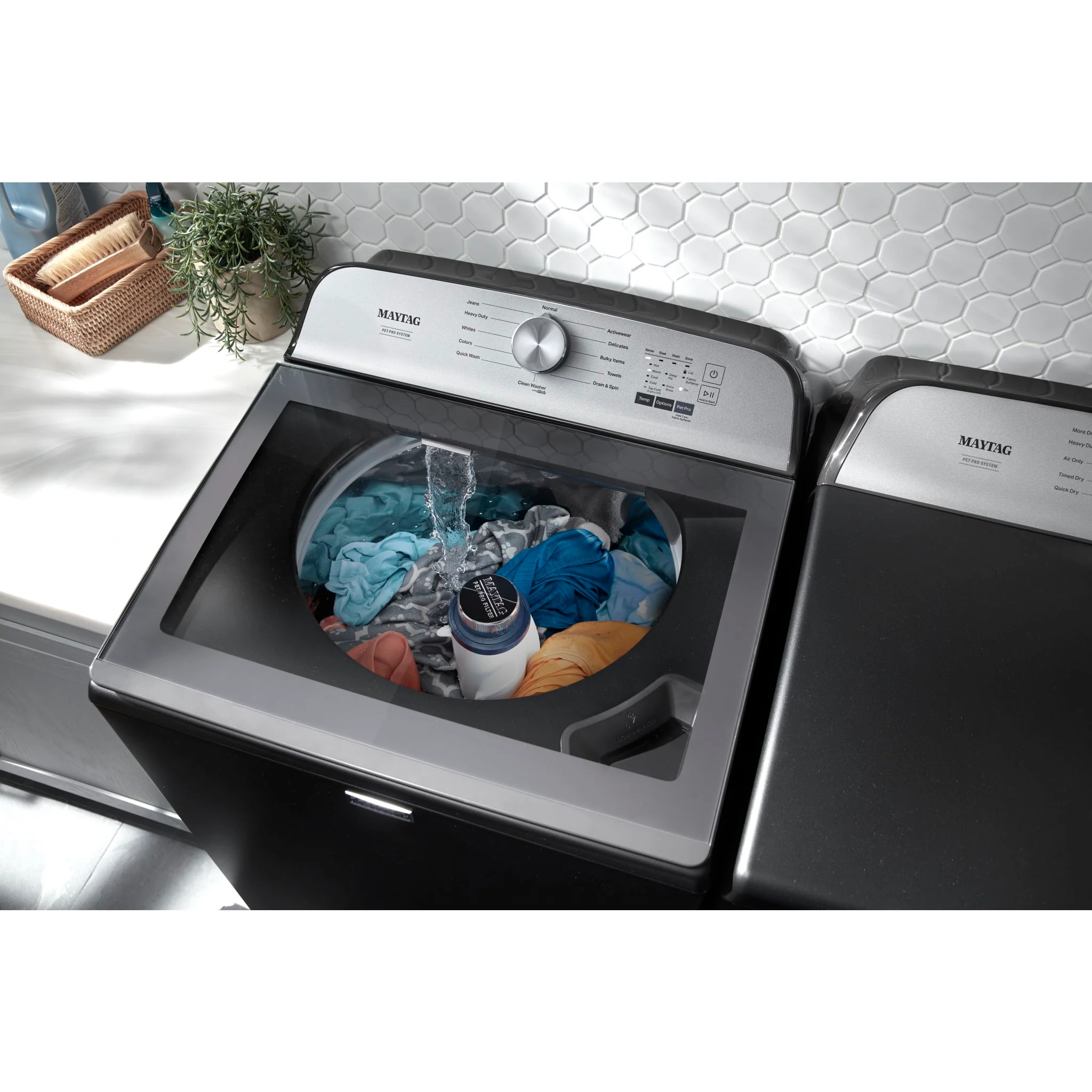Maytag Pet Pro Top Load Washer - 5.4 cu.ft.  - Volcano Black (MVW6500MBK) - Image 13