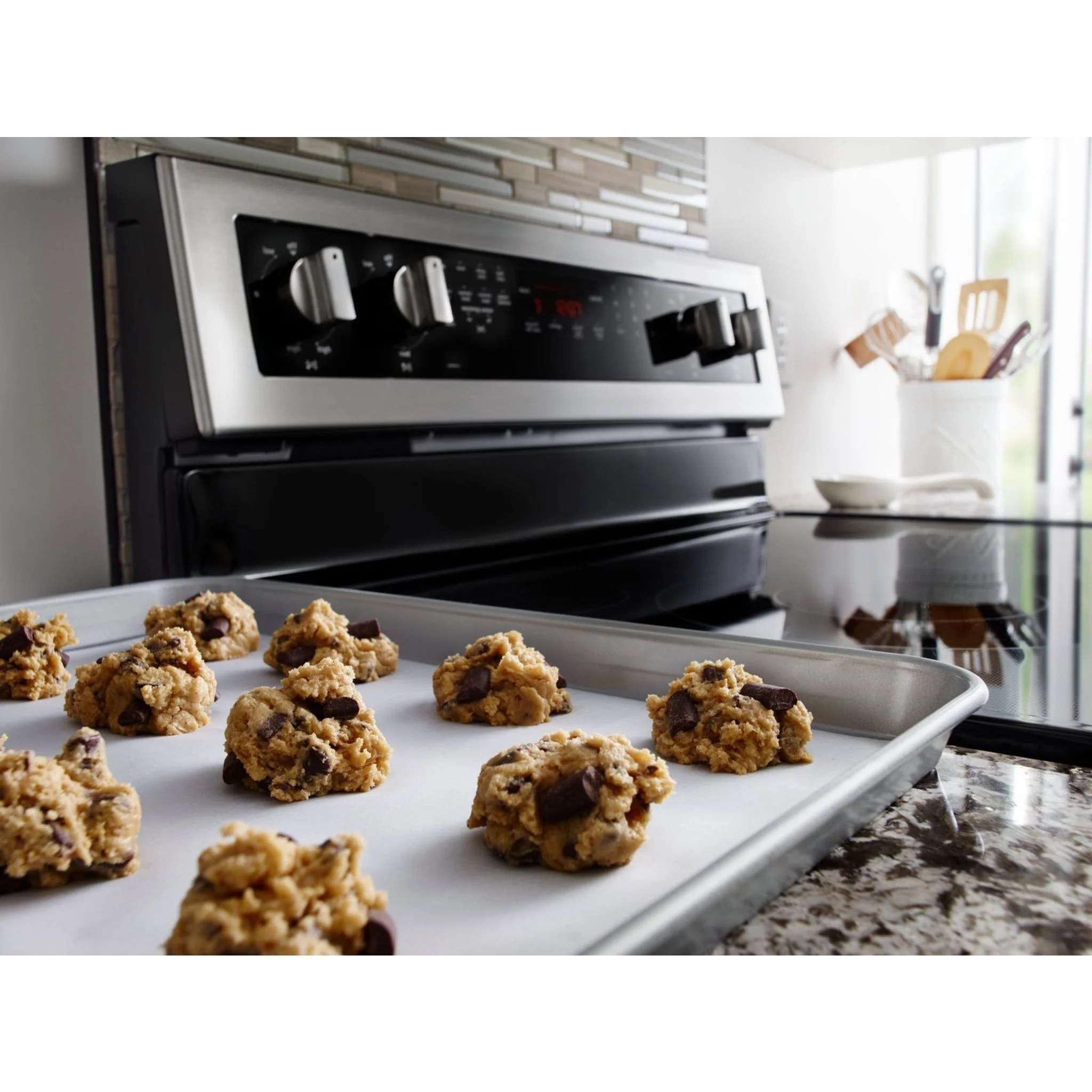 Maytag 30" WIDE ELECTRIC RANGE WITH TRUE CONVECTION AND POWER PREHEAT - 6.4 cu. ft. (YMER8800FZ) - Image 17