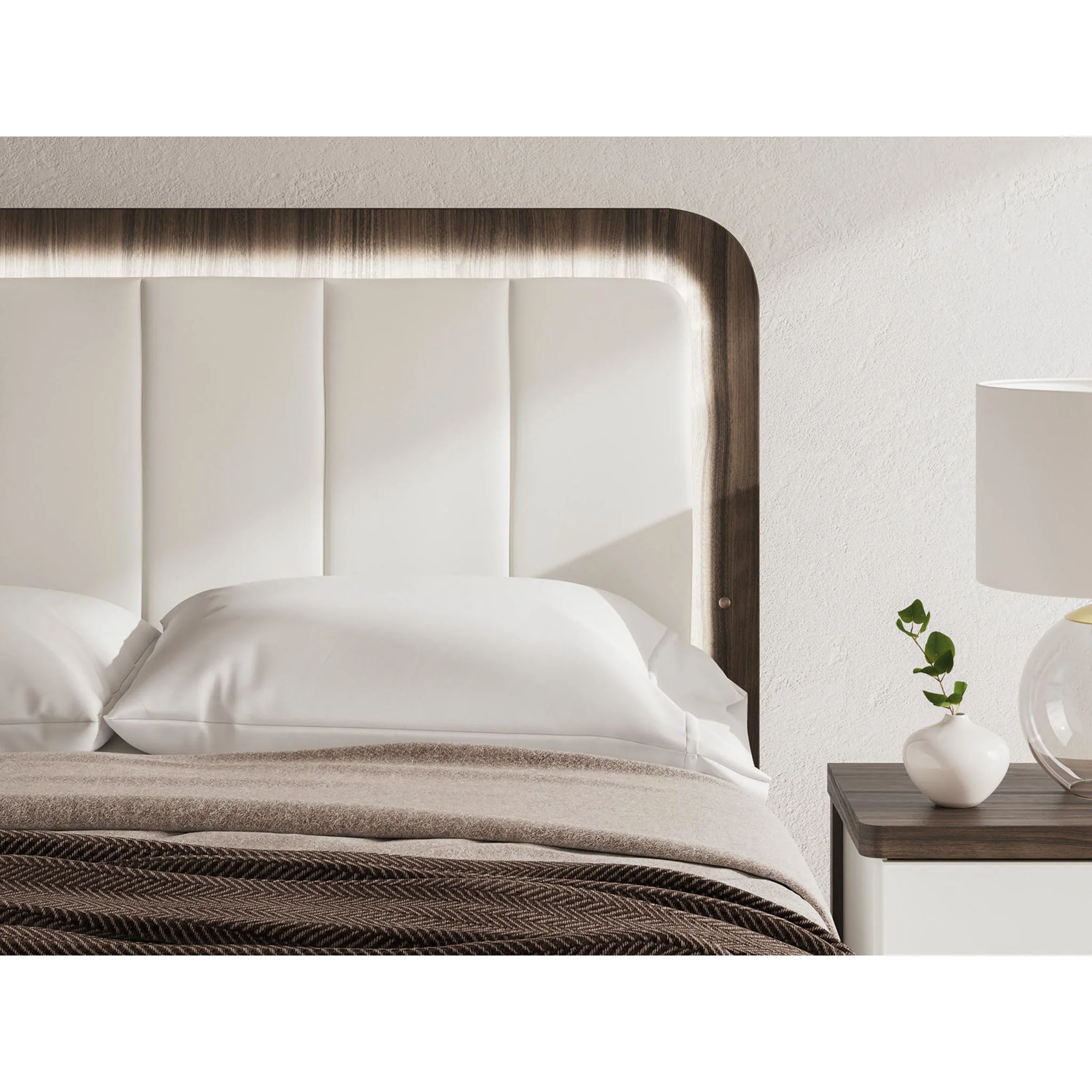 Mazilar Queen Upholstered Bed - Image 6