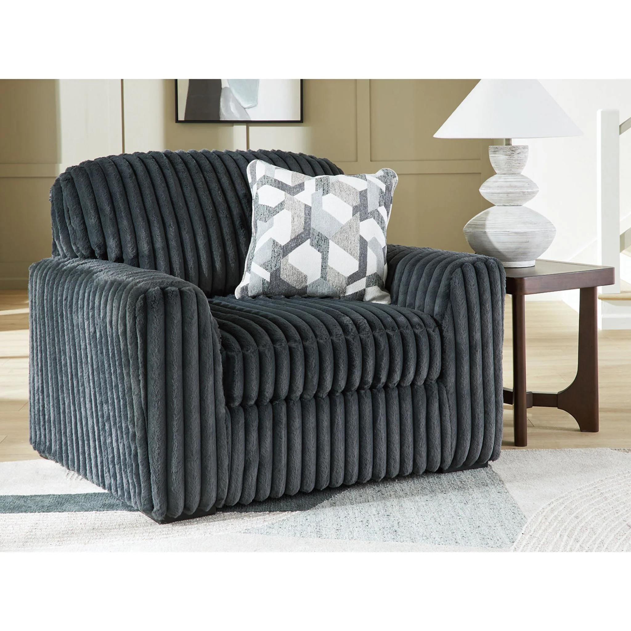 Midnight-Madness Oversized Chair - Image 12