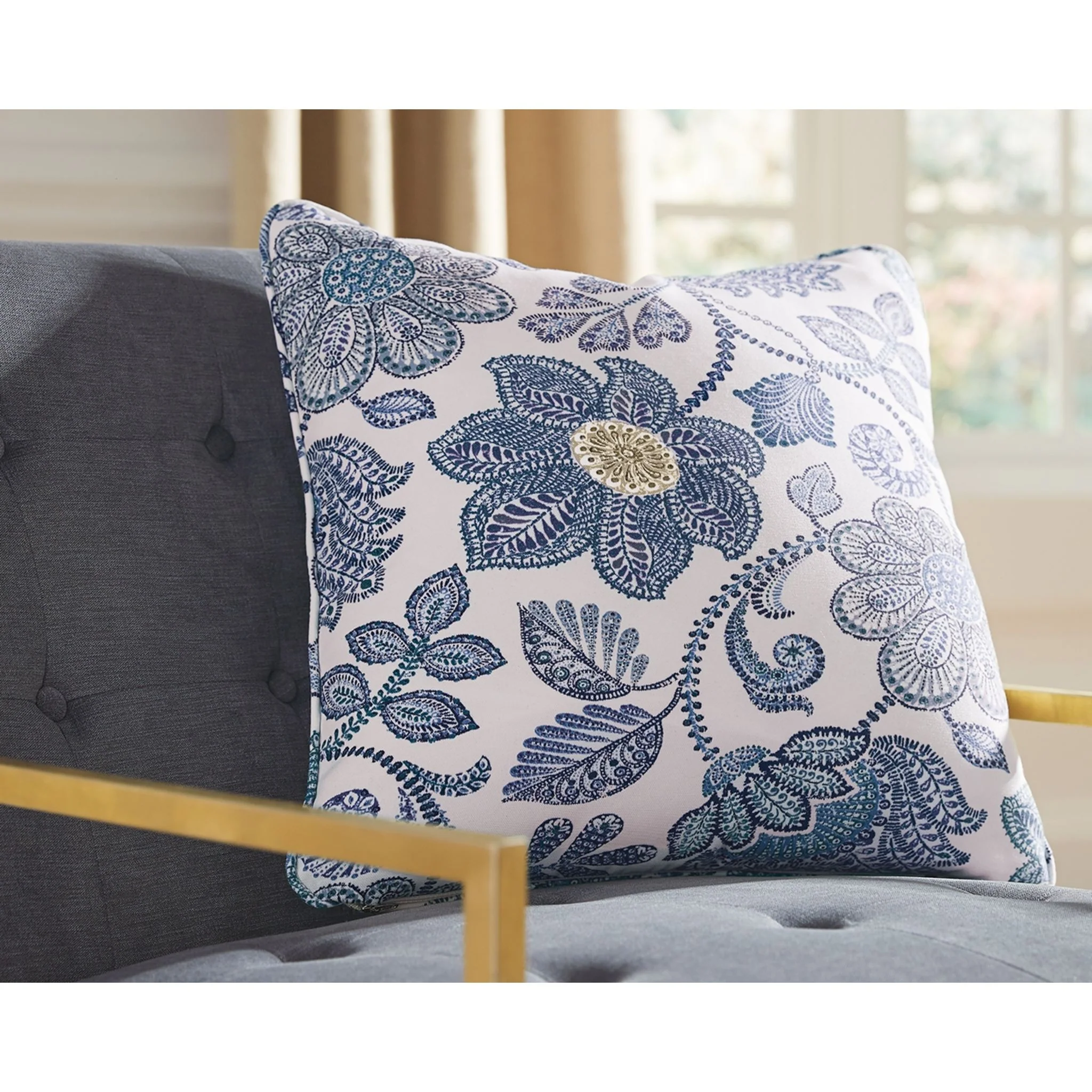 Miriam Pillow - Image 3