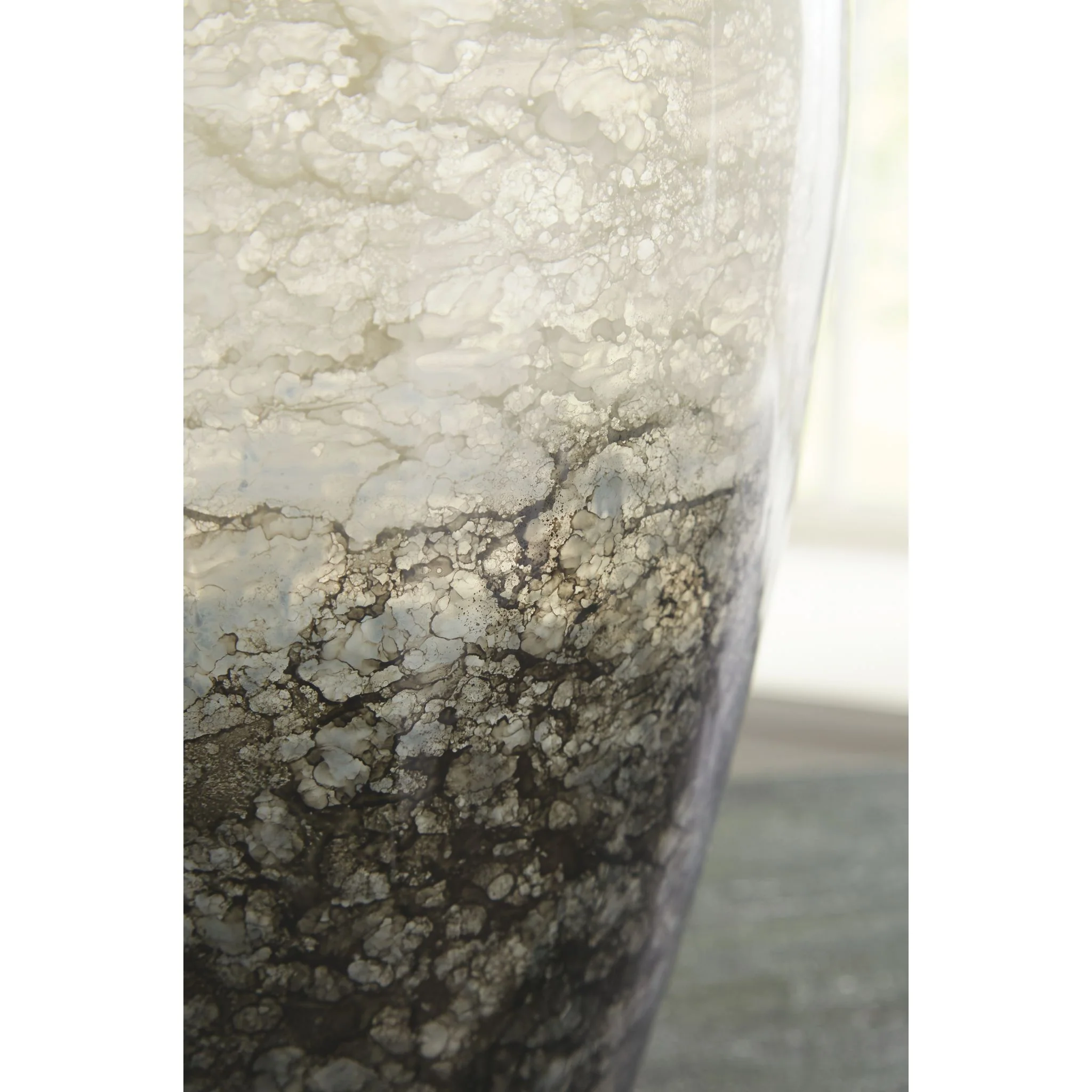 Mirielle Vase - Image 4