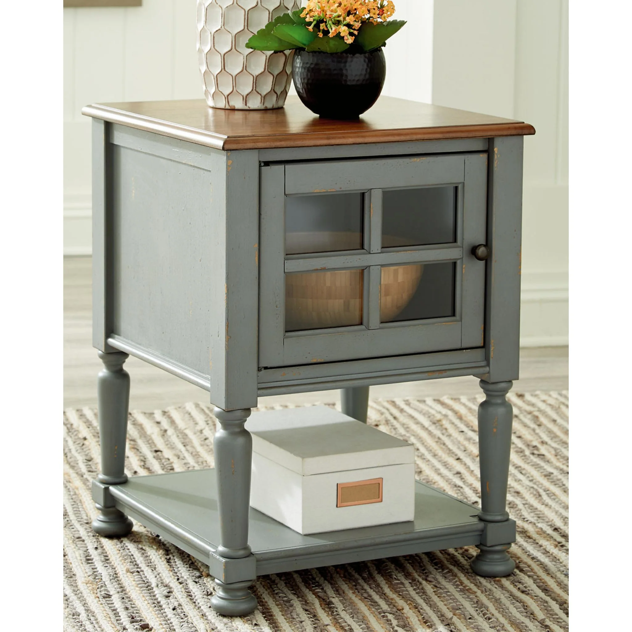 Mirimyn Accent Cabinet - Image 2