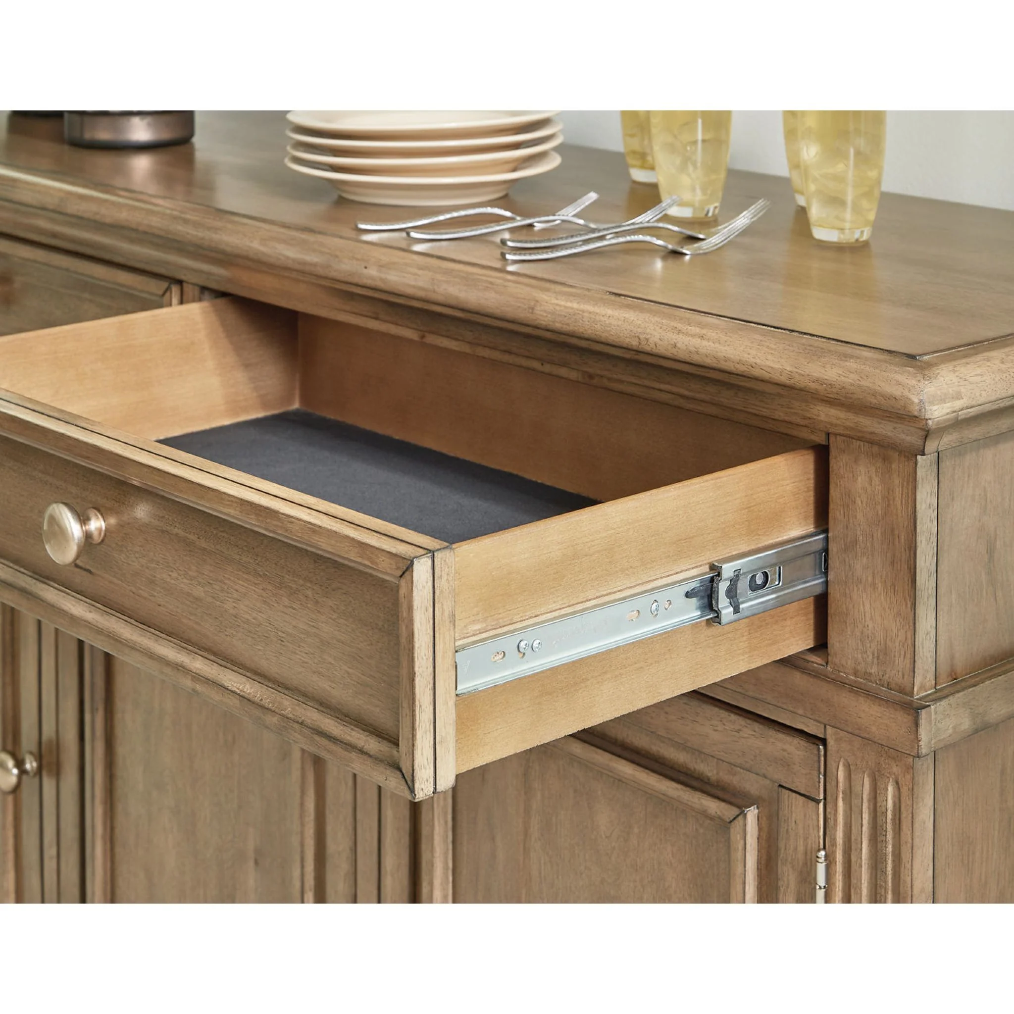 Mylarken-Exclusive Dining Server - Image 6