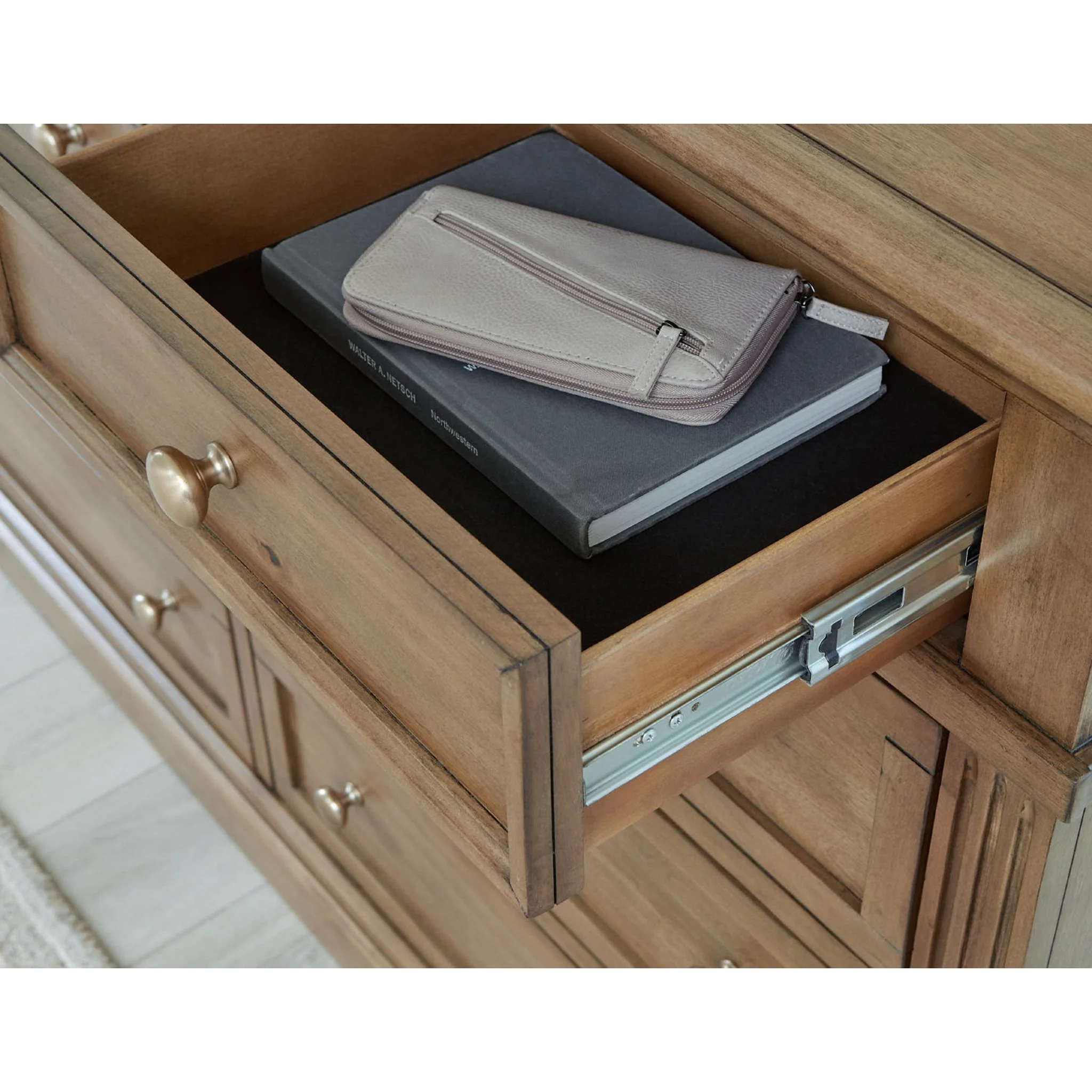Mylarken-Exclusive Dresser - Image 3