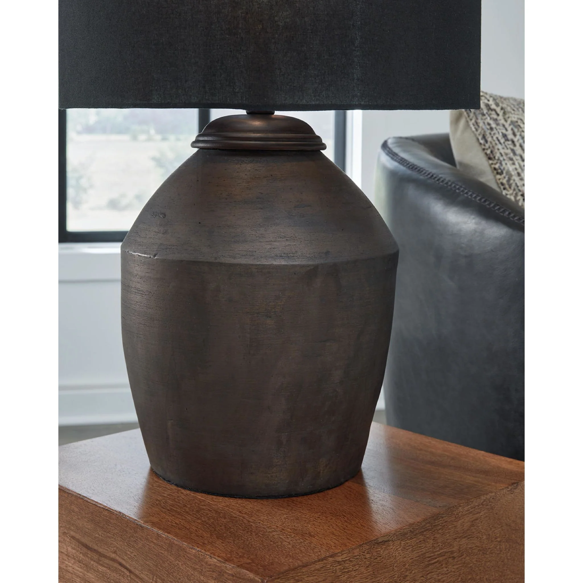 Naareman Table Lamp - Image 3