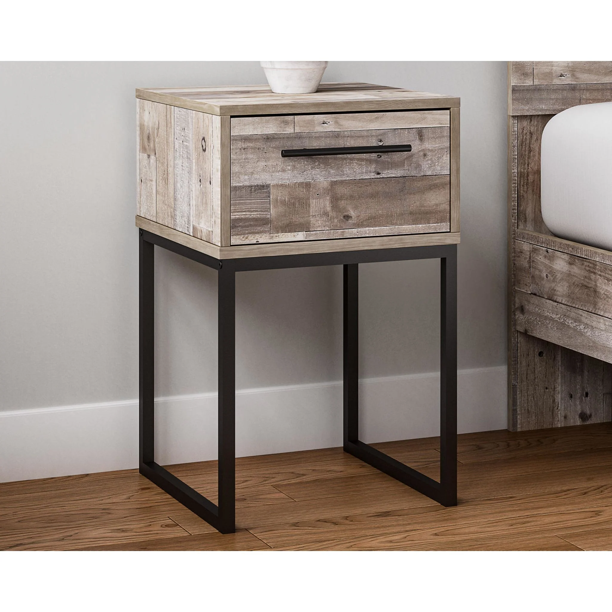 Neilsville Nightstand - Image 9