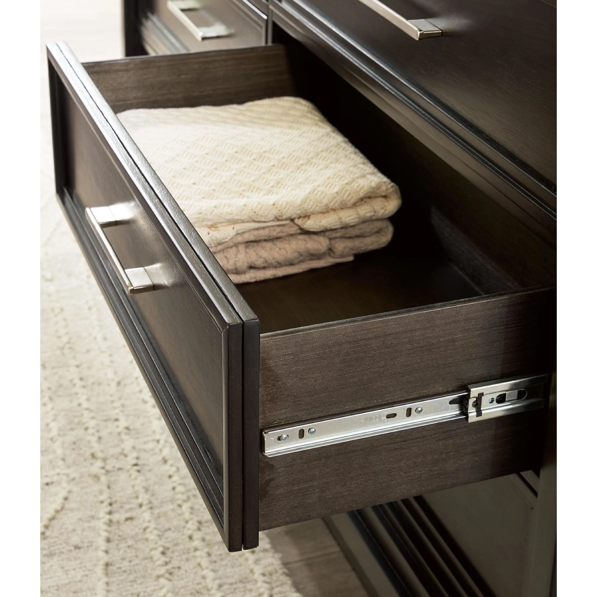 Neymorton Dresser - Image 8