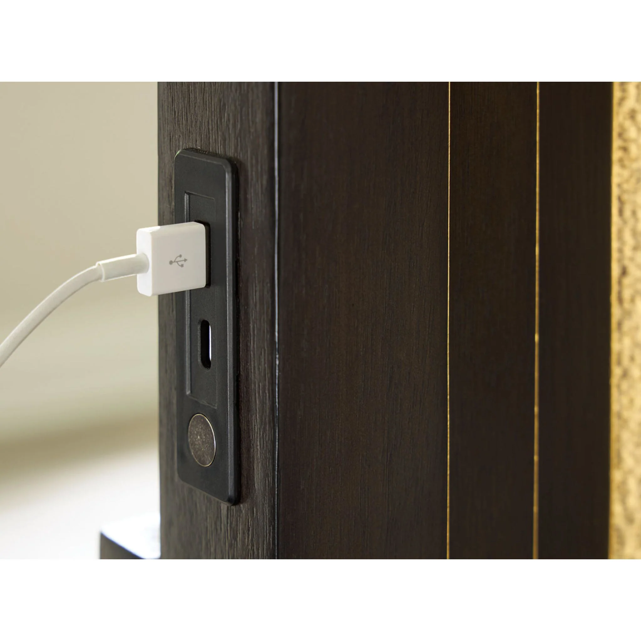 Neymorton King Panel Bed - Image 11