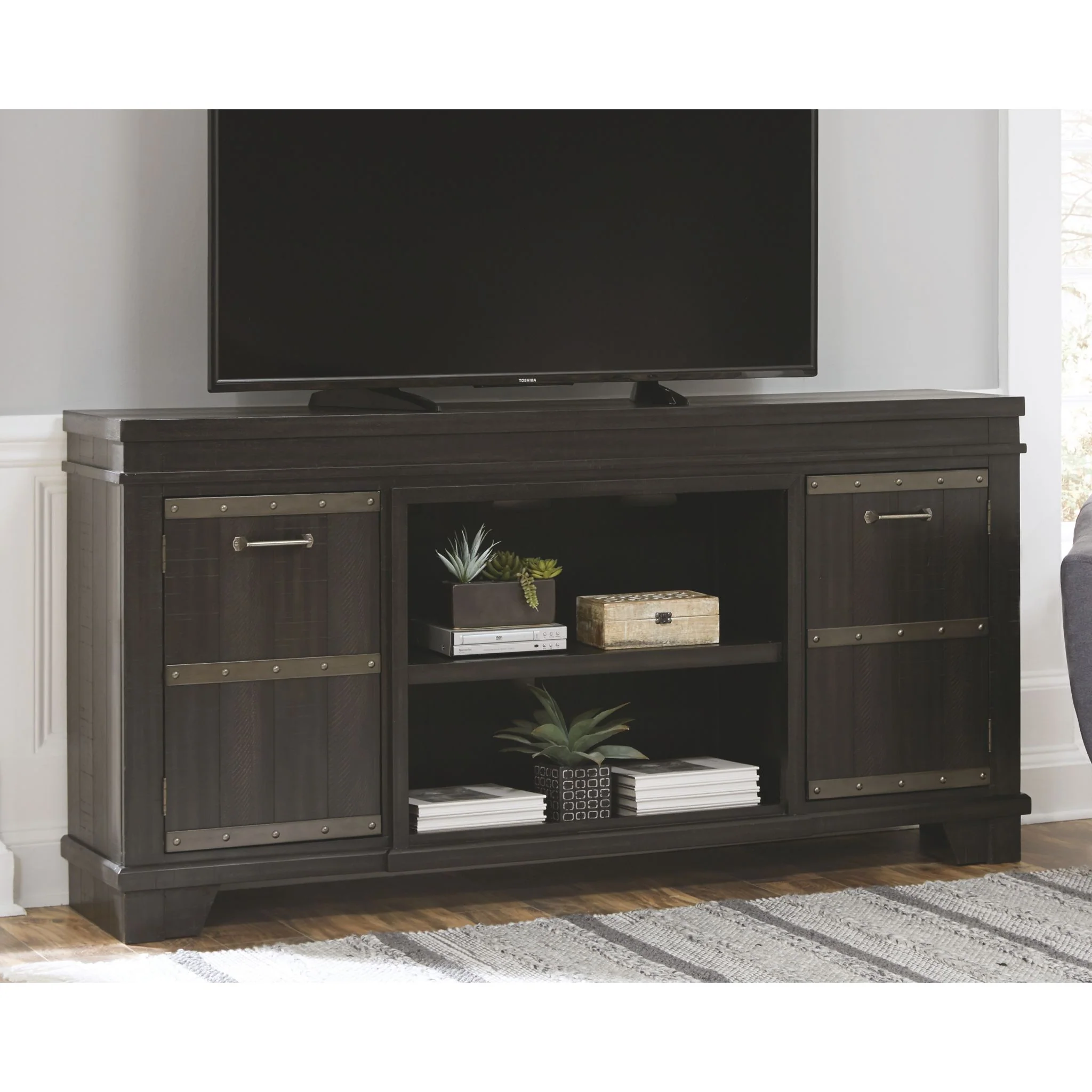 Noorbrook TV Stand - Image 2