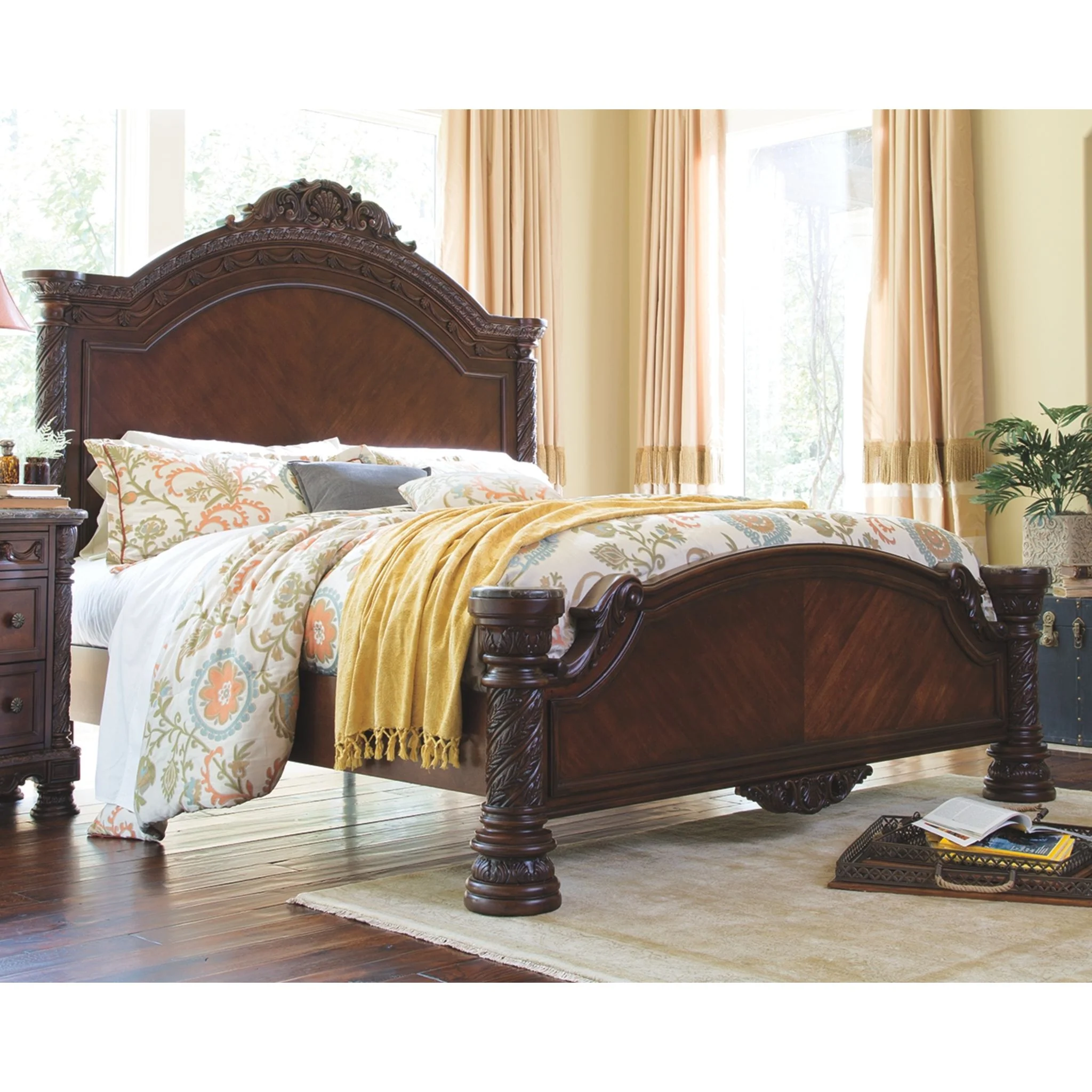 North Shore 3 Piece Panel Bed - Image 2