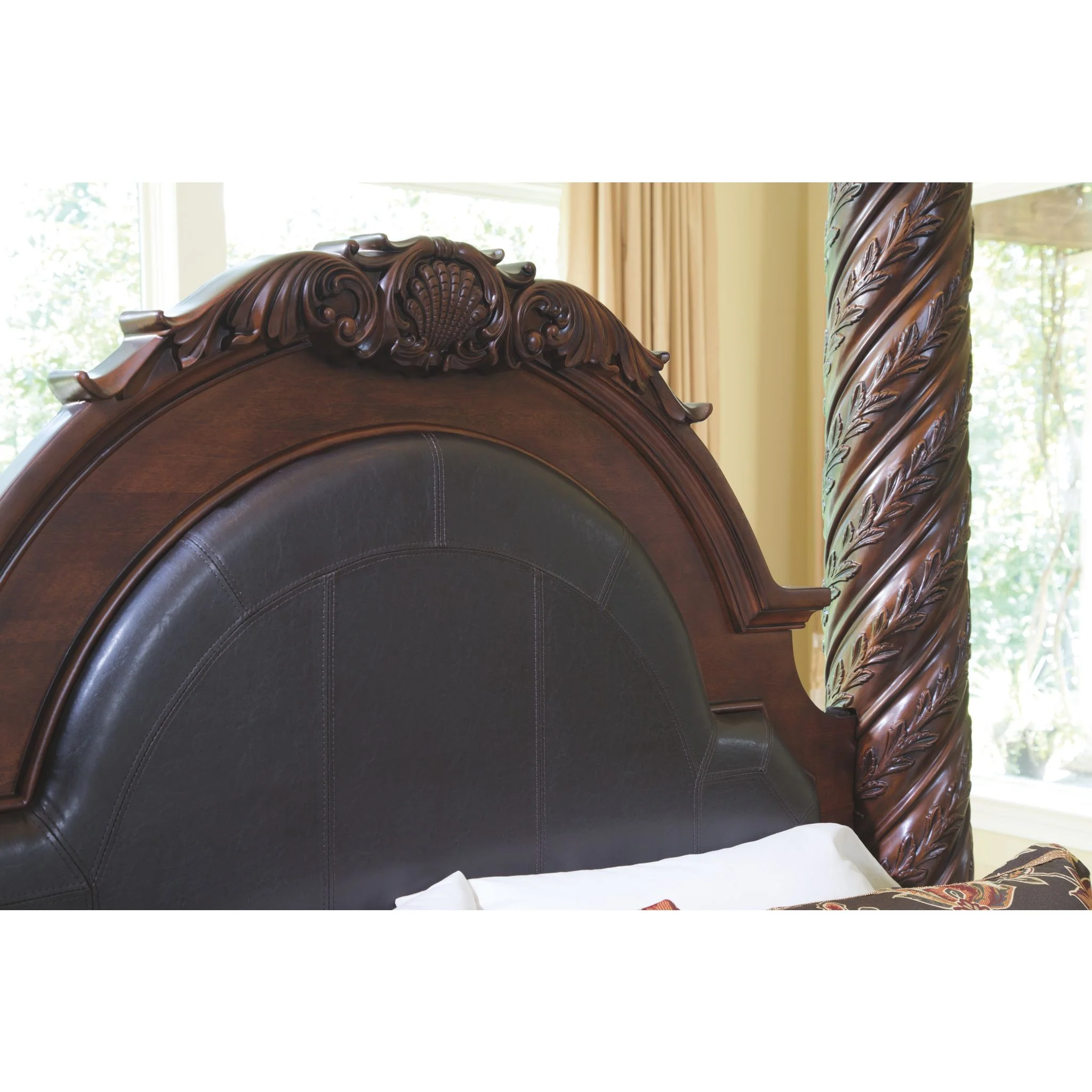 North Shore 5 Piece Queen Panel Bedroom - Image 10