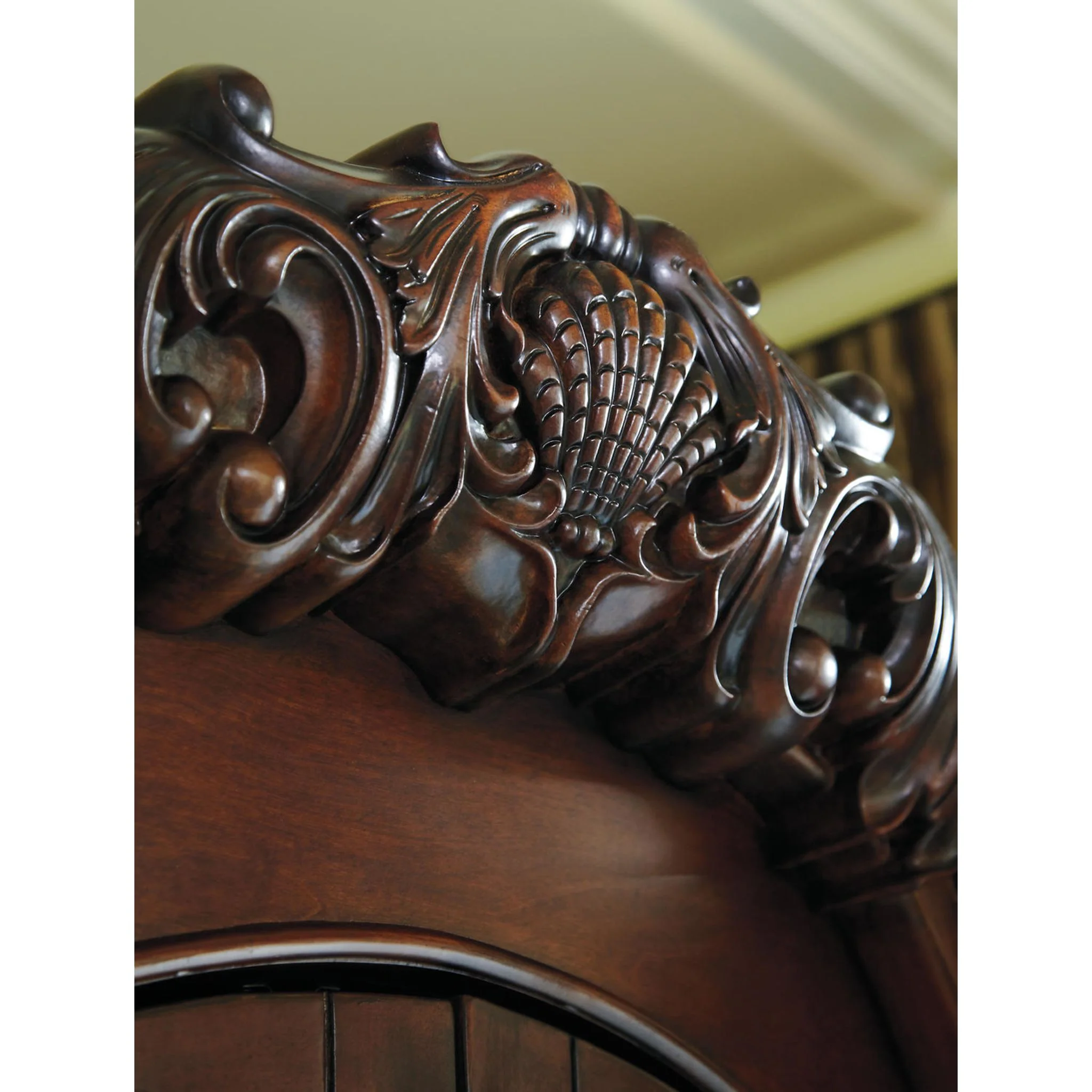 North Shore 5 Piece Queen Panel Bedroom - Image 23