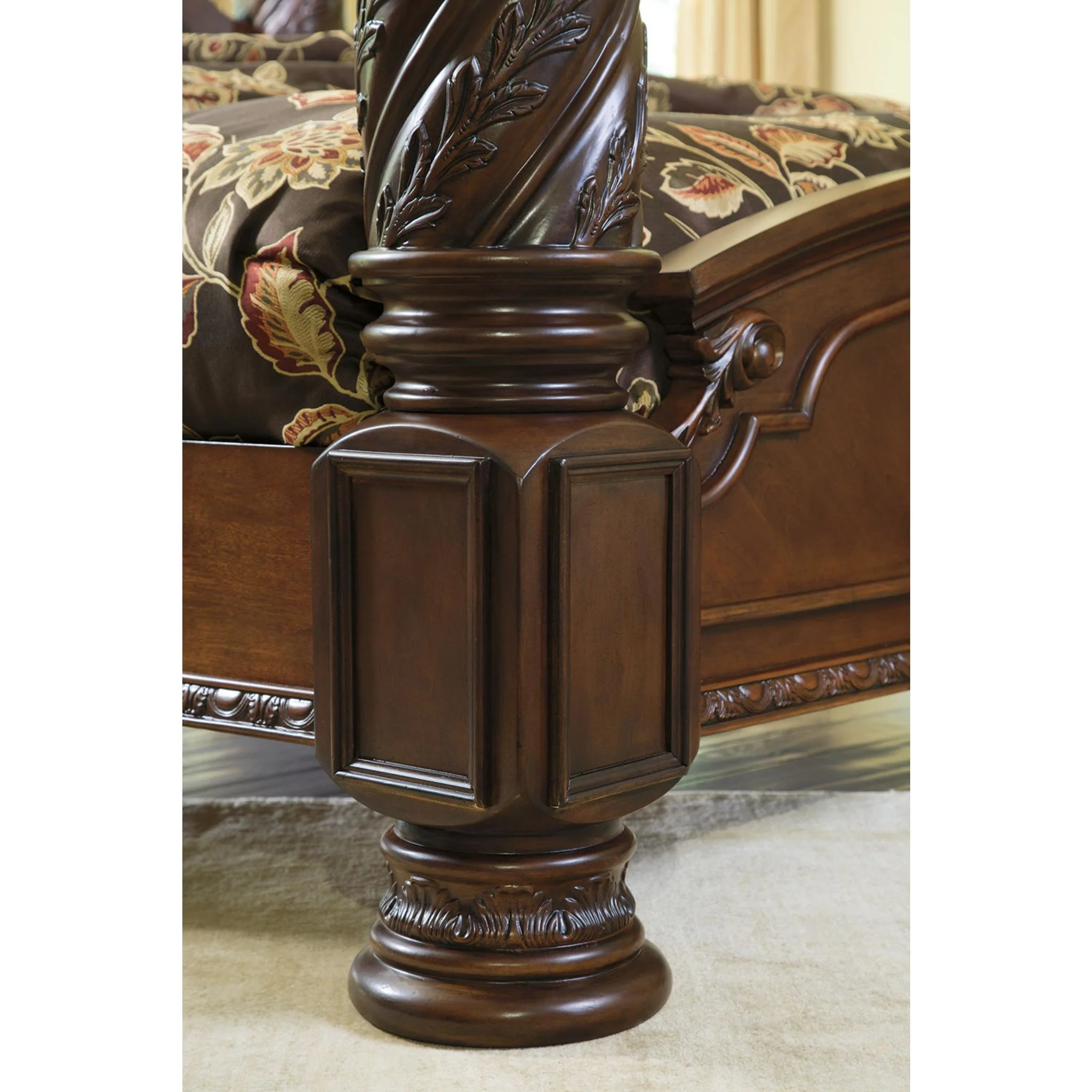 North Shore 5 Piece Queen Panel Bedroom - Image 24