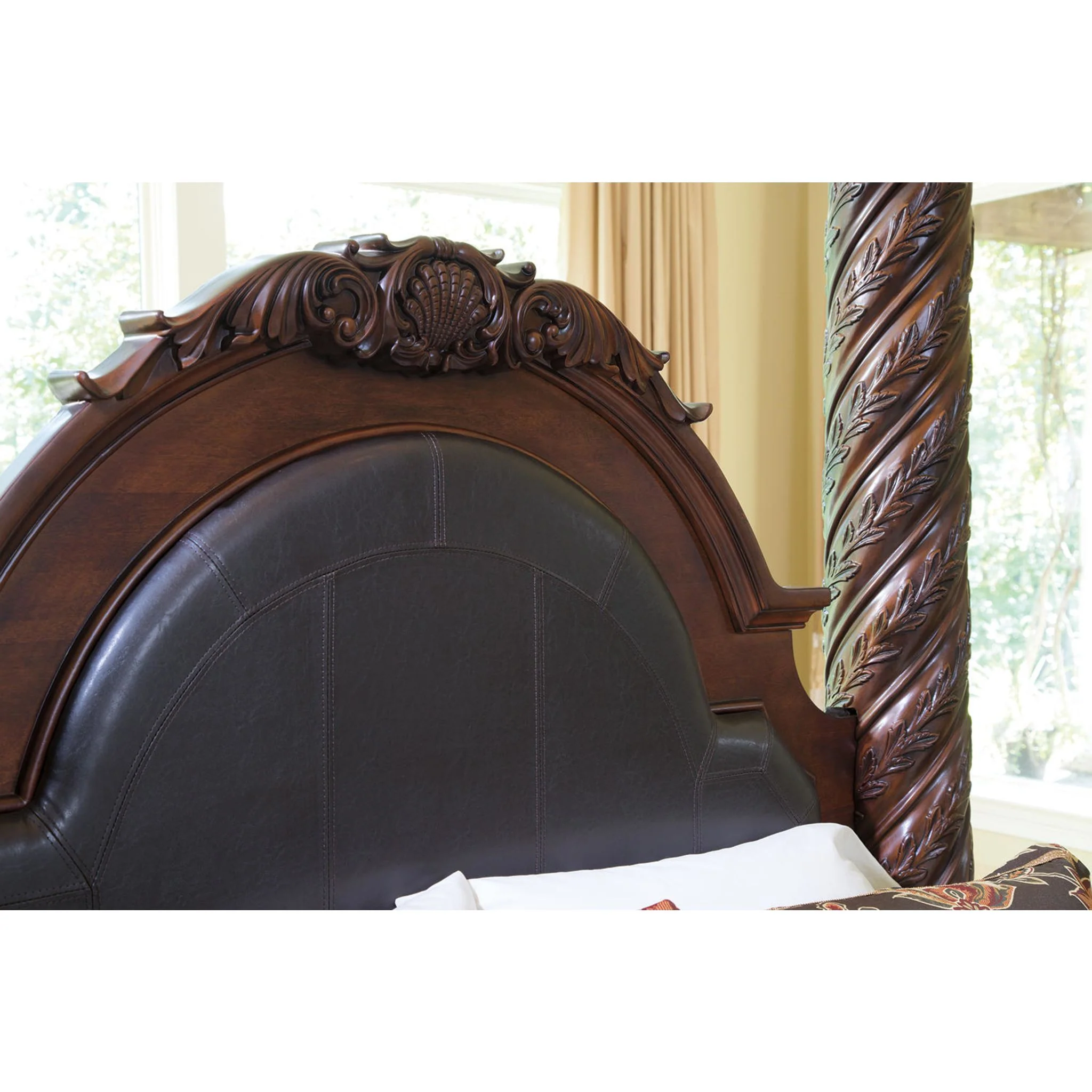 North Shore 5 Piece Queen Panel Bedroom - Image 25