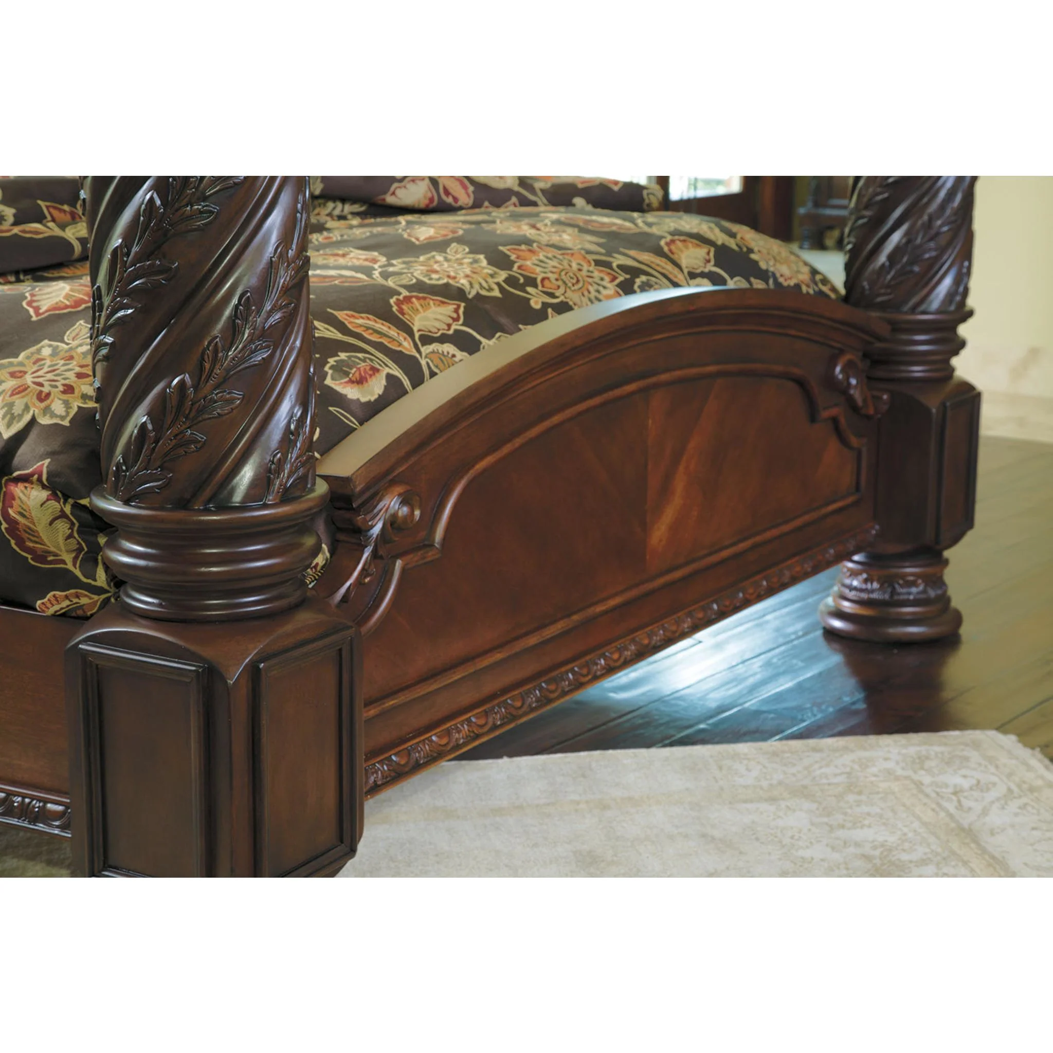 North Shore 5 Piece Queen Panel Bedroom - Image 27