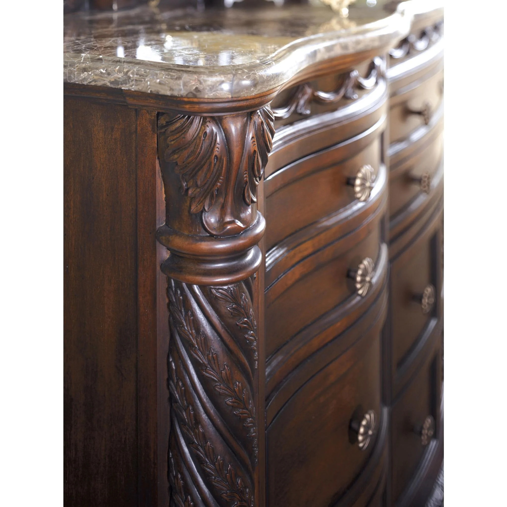 North Shore 5 Piece Queen Panel Bedroom - Image 29