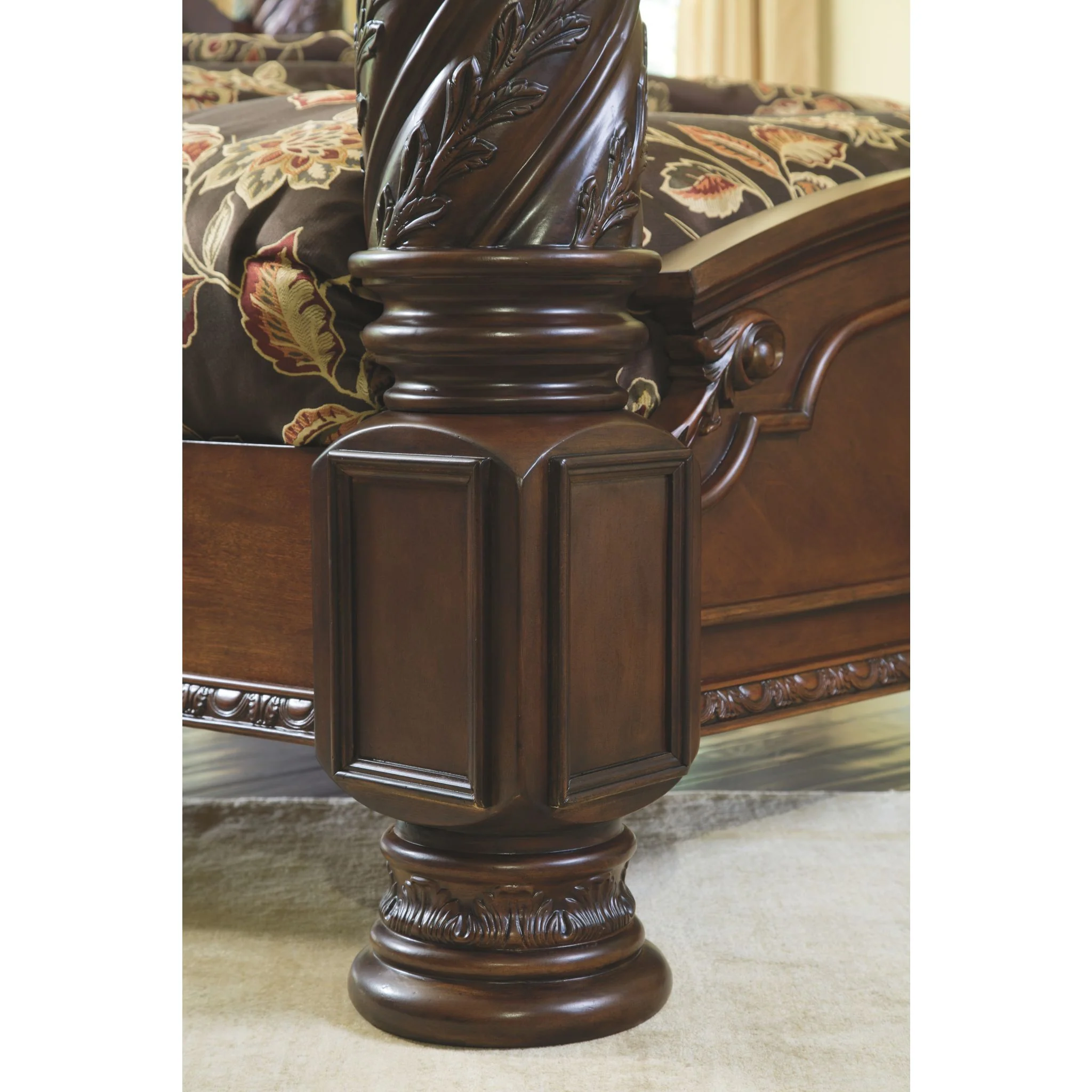 North Shore 5 Piece Queen Panel Bedroom - Image 9