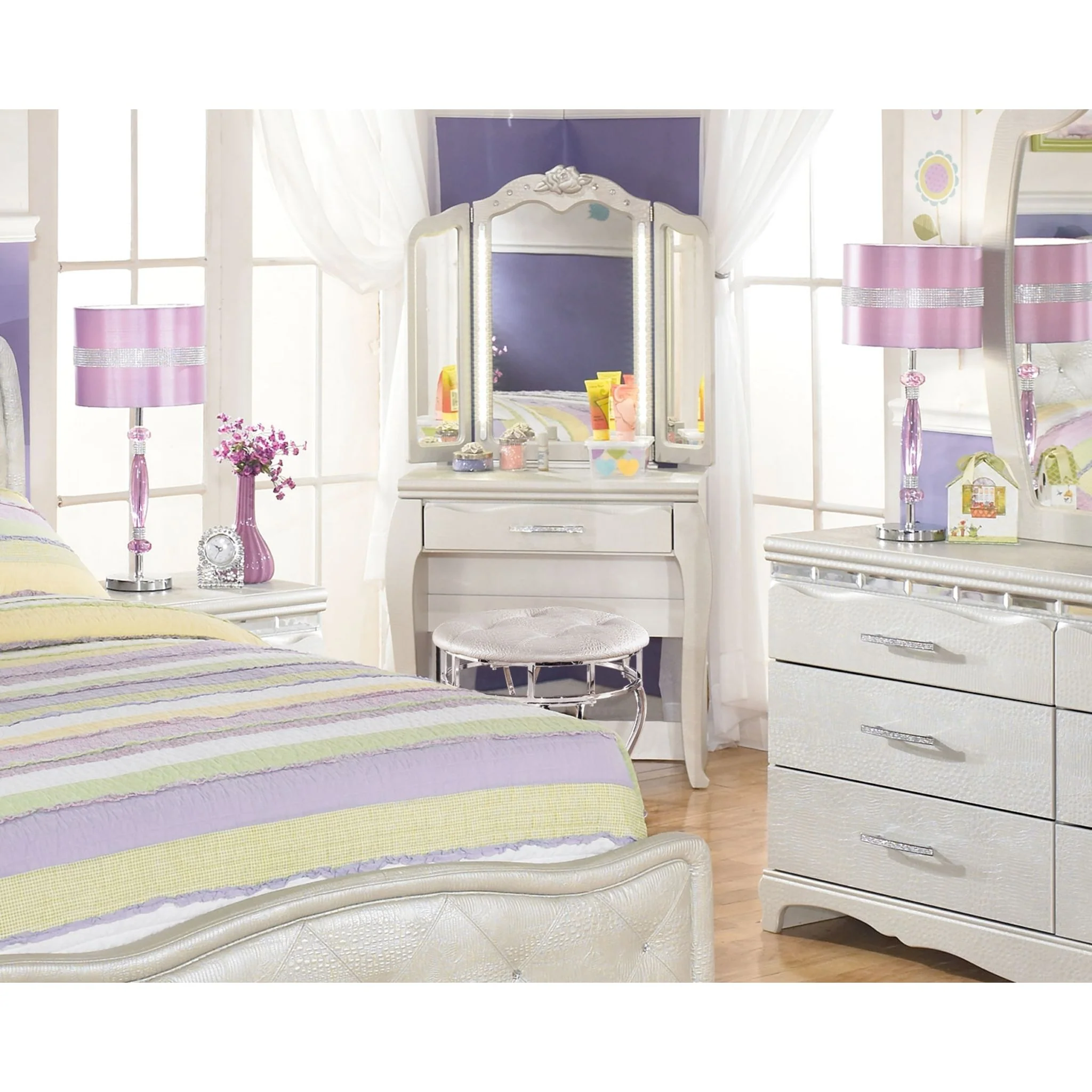 Nyssa Table Lamp (Single) - Image 9