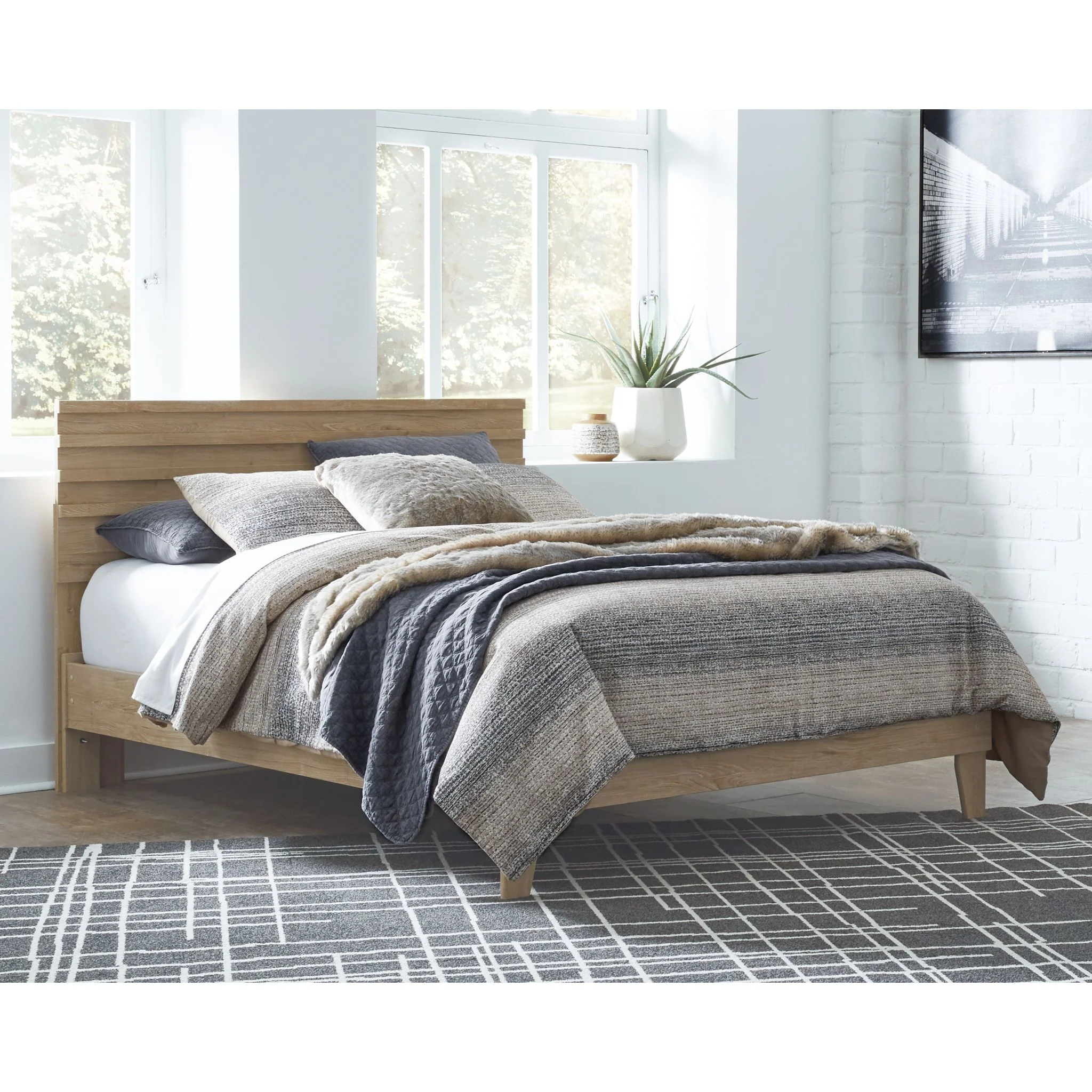 Oliah Queen Platform Bed - Image 2