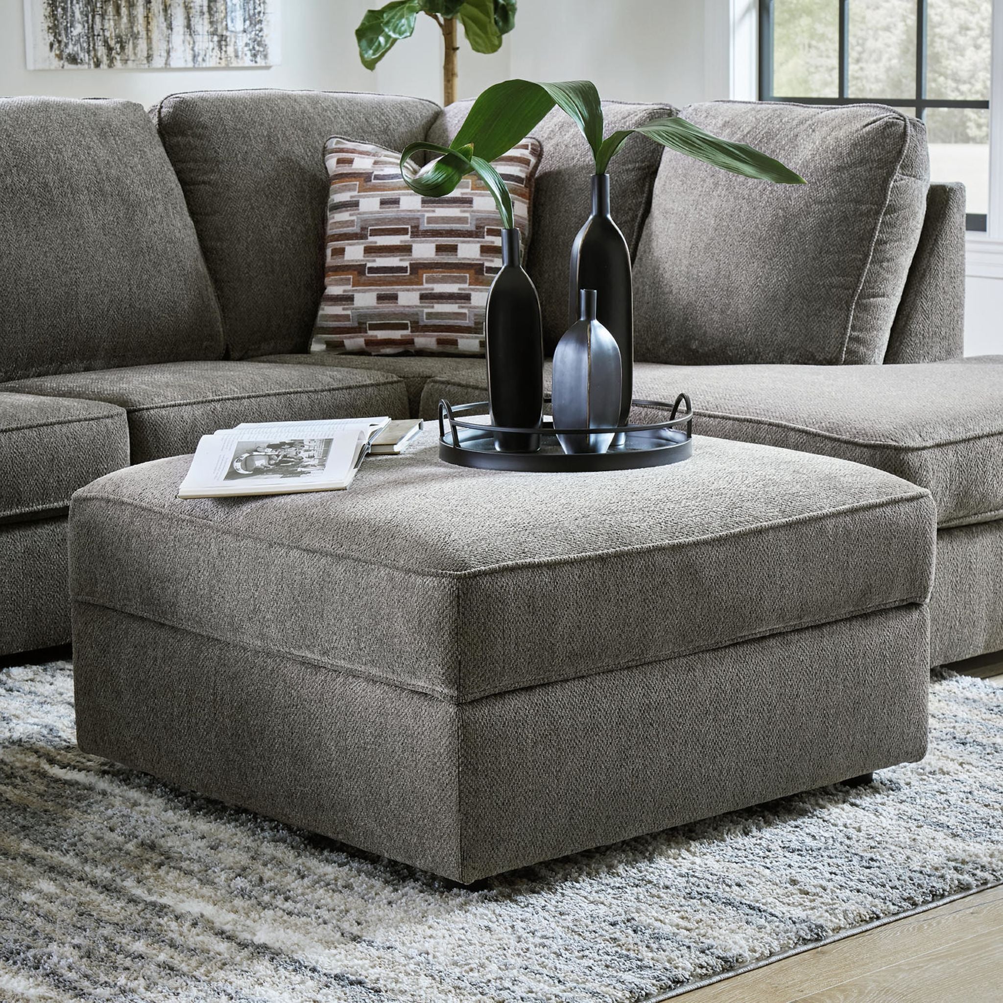 O'Phannon Ottoman with Storage - Image 5