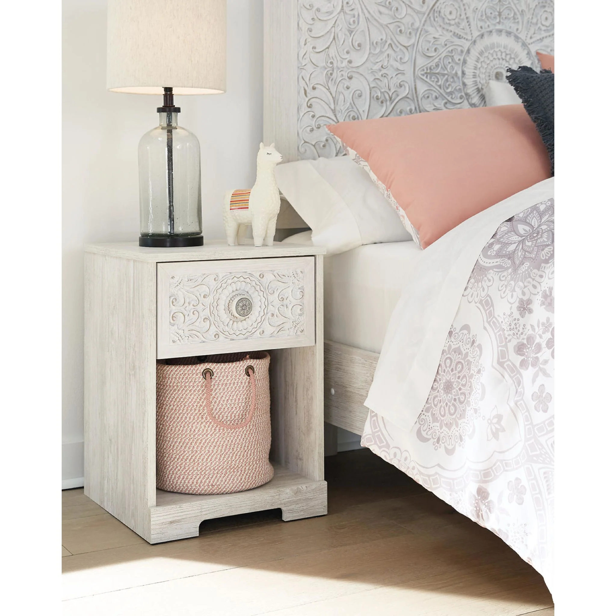 Paxberry Nightstand - Image 8