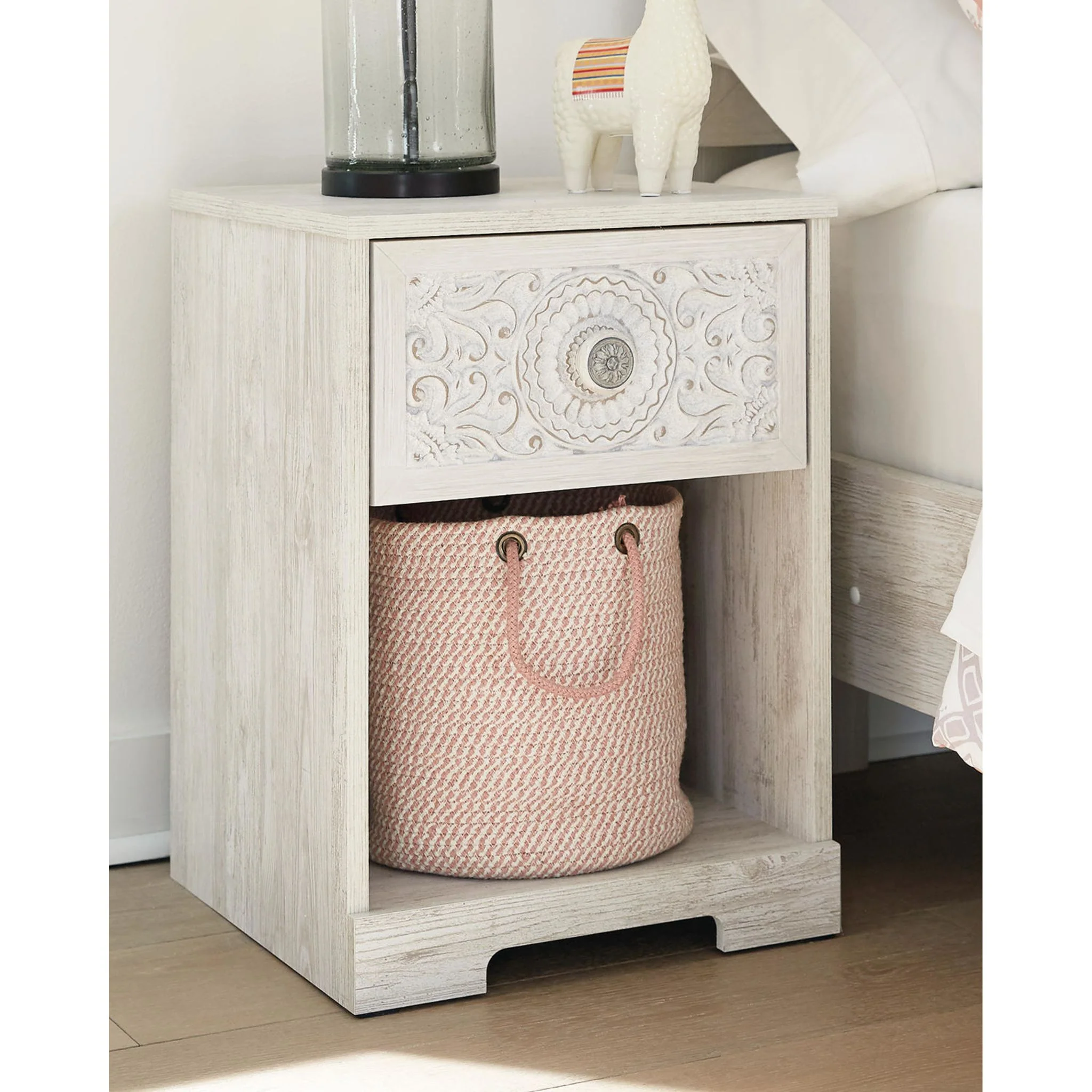 Paxberry Nightstand - Image 7