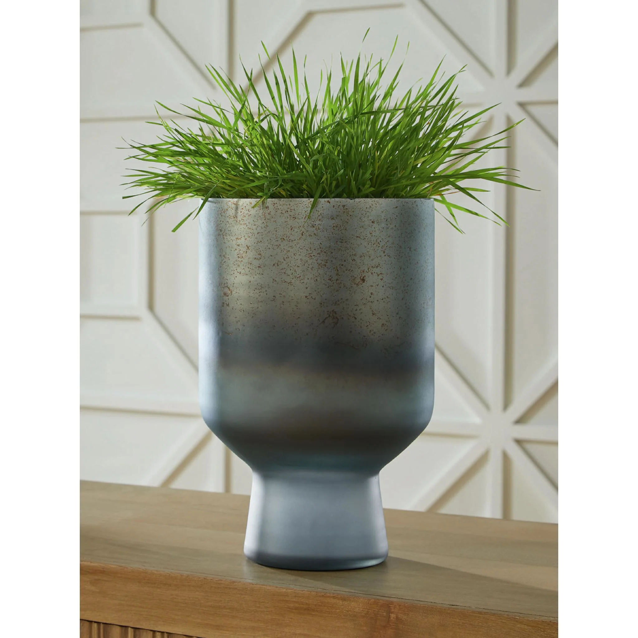 Pennmore Vase - Image 2