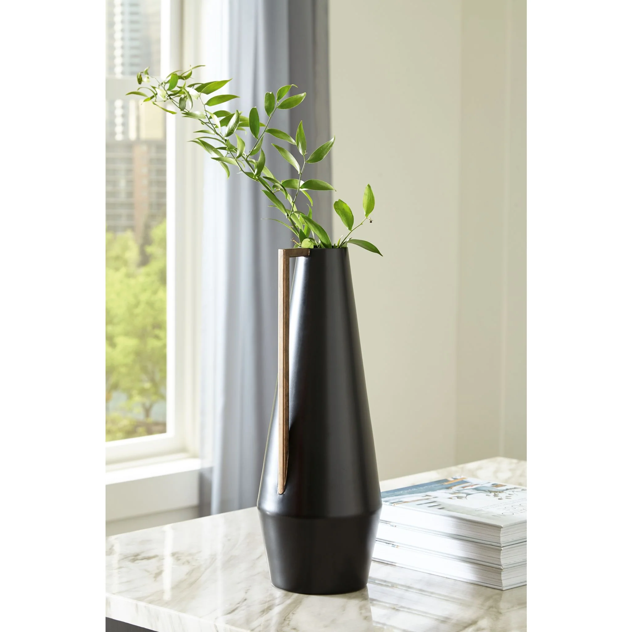 Pouderbell Vase - Image 2