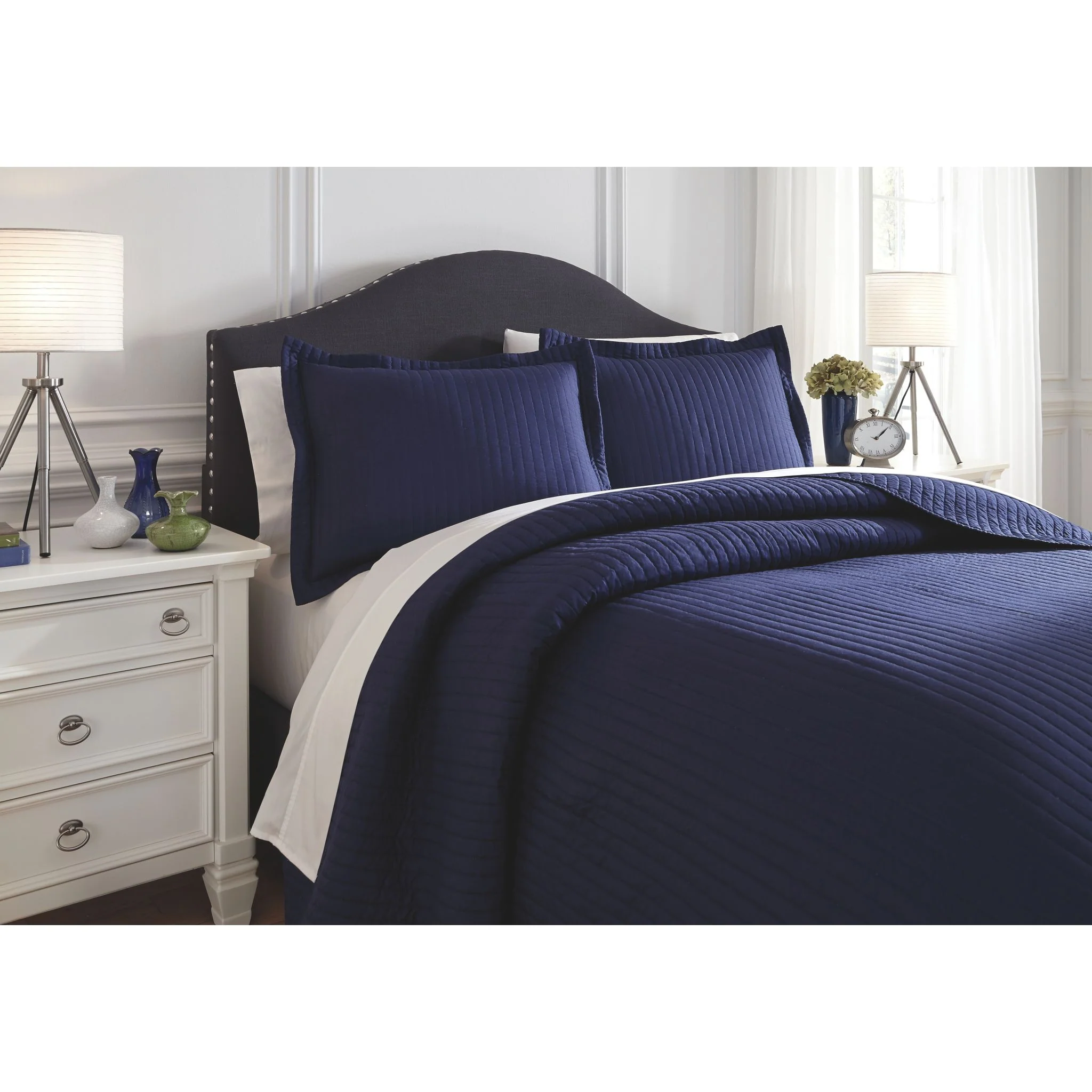 Raleda Navy Queen Coverlet Set - Image 3