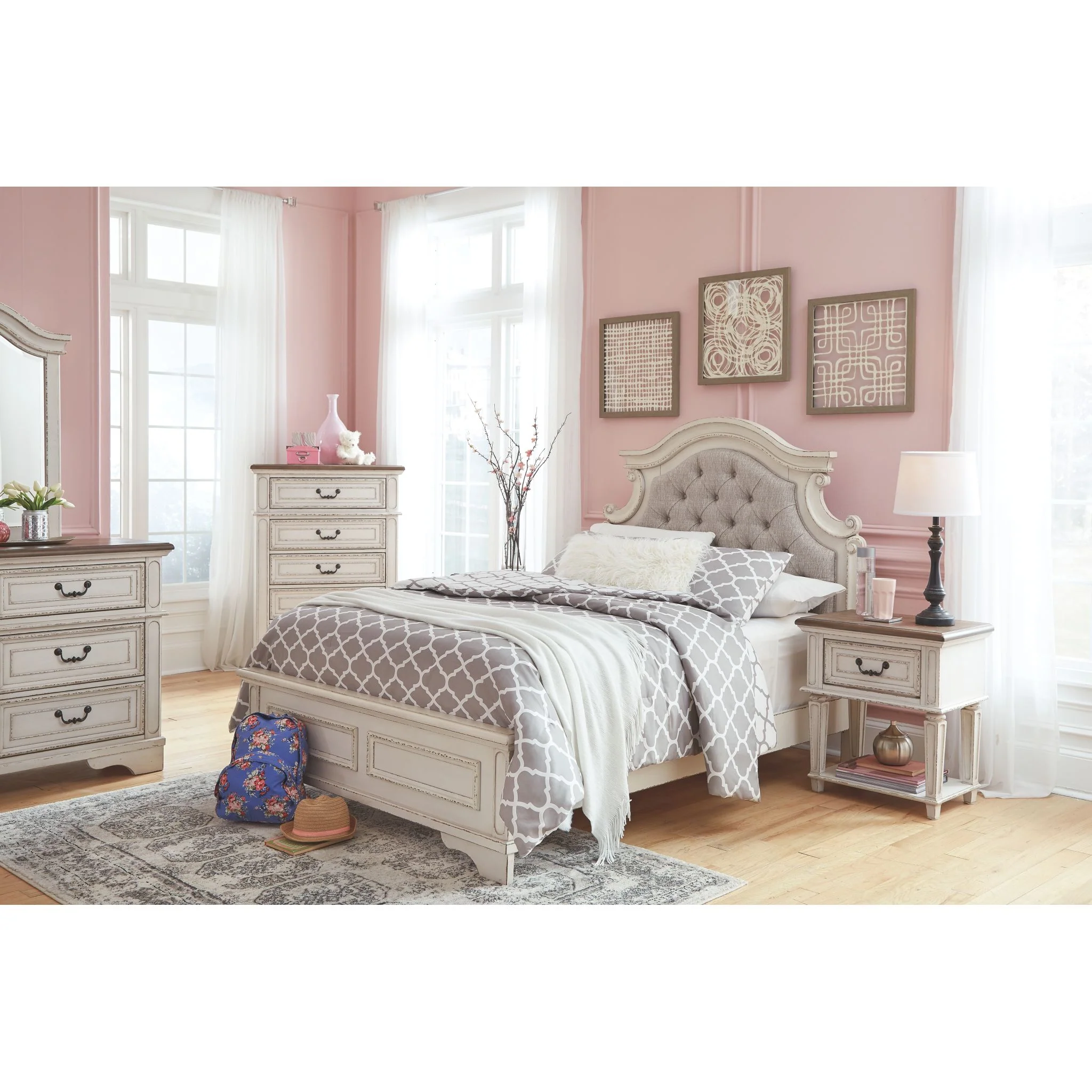 Realyn 3 Piece Panel Bed - Image 29