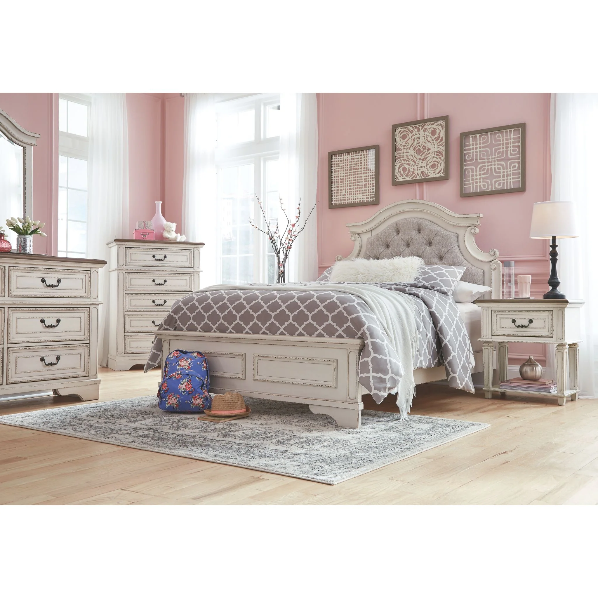 Realyn 3 Piece Panel Bed - Image 30