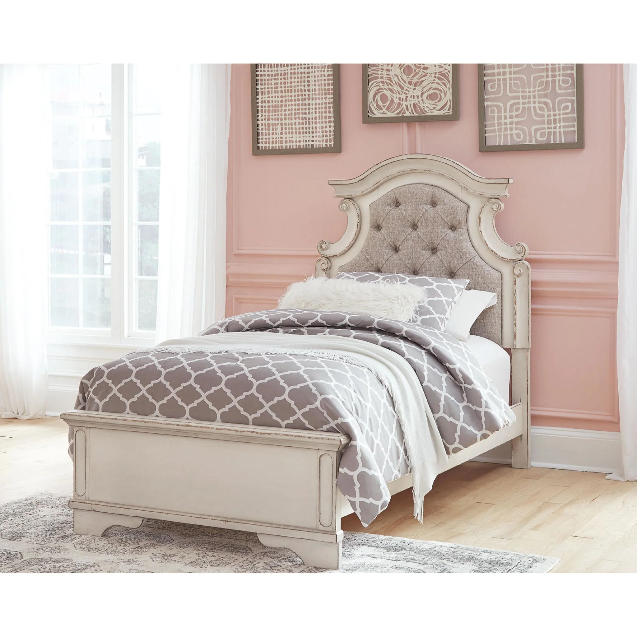Realyn 3 Piece Panel Bed - Image 36