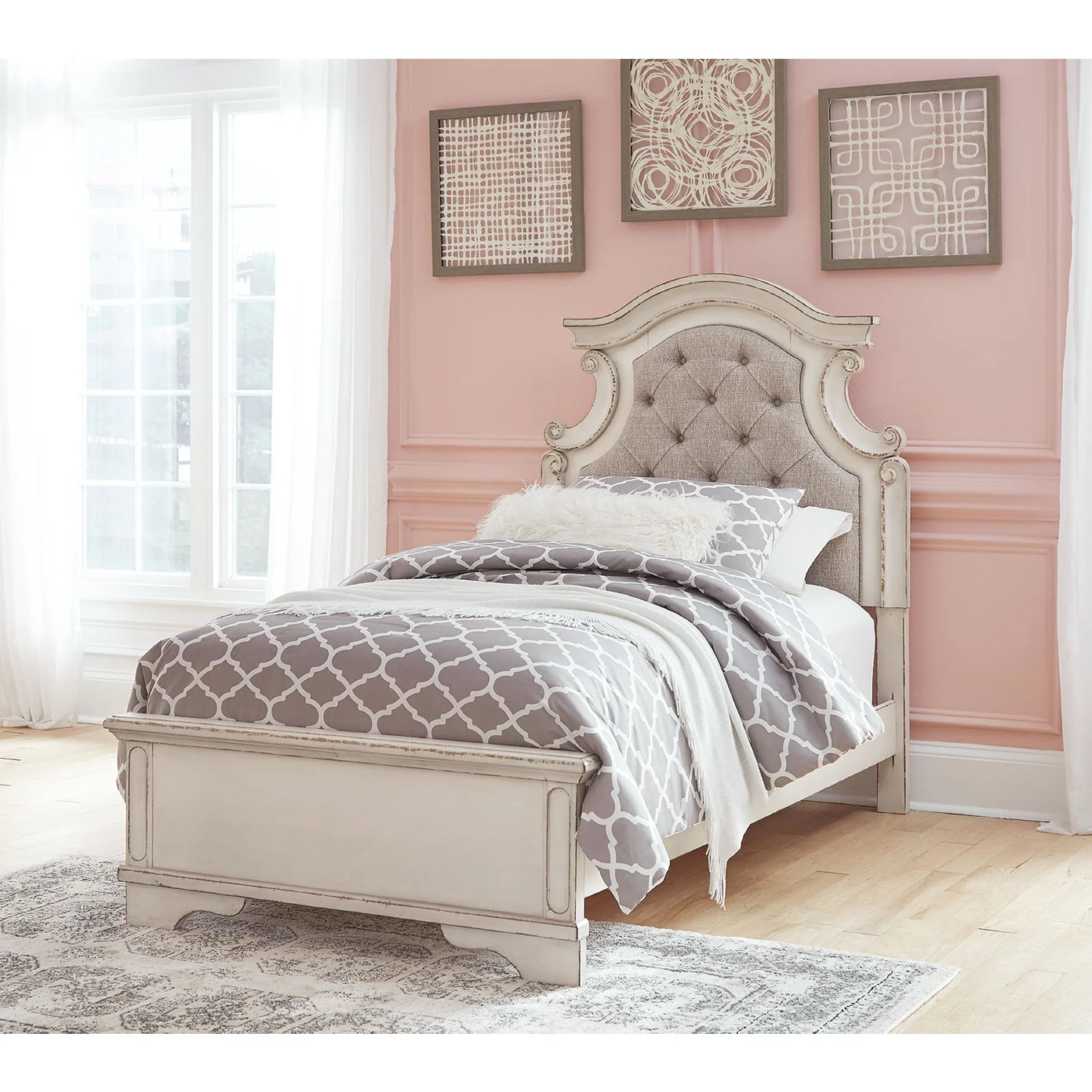Realyn 3 Piece Panel Bed - Image 40