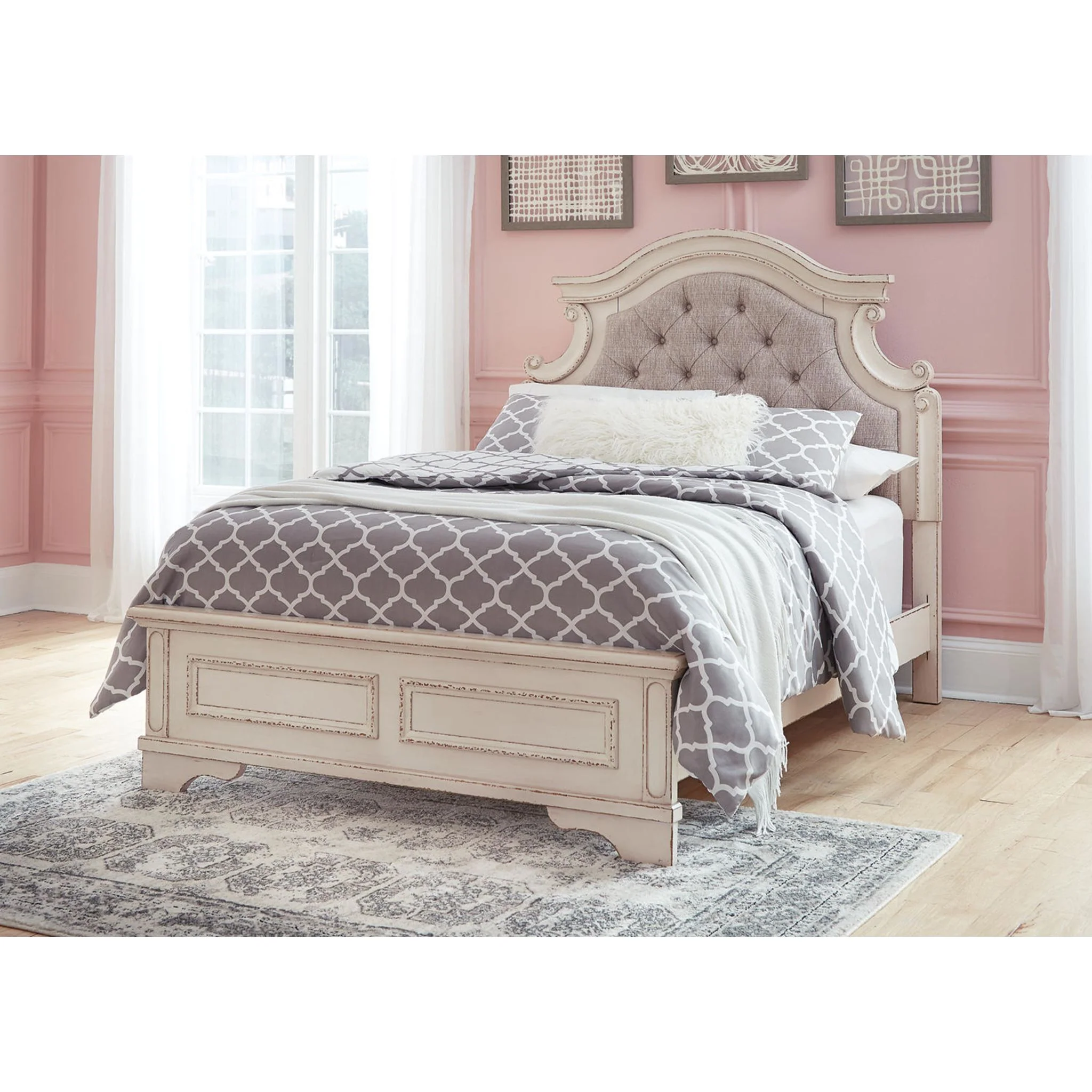 Realyn 3 Piece Panel Bed - Image 44