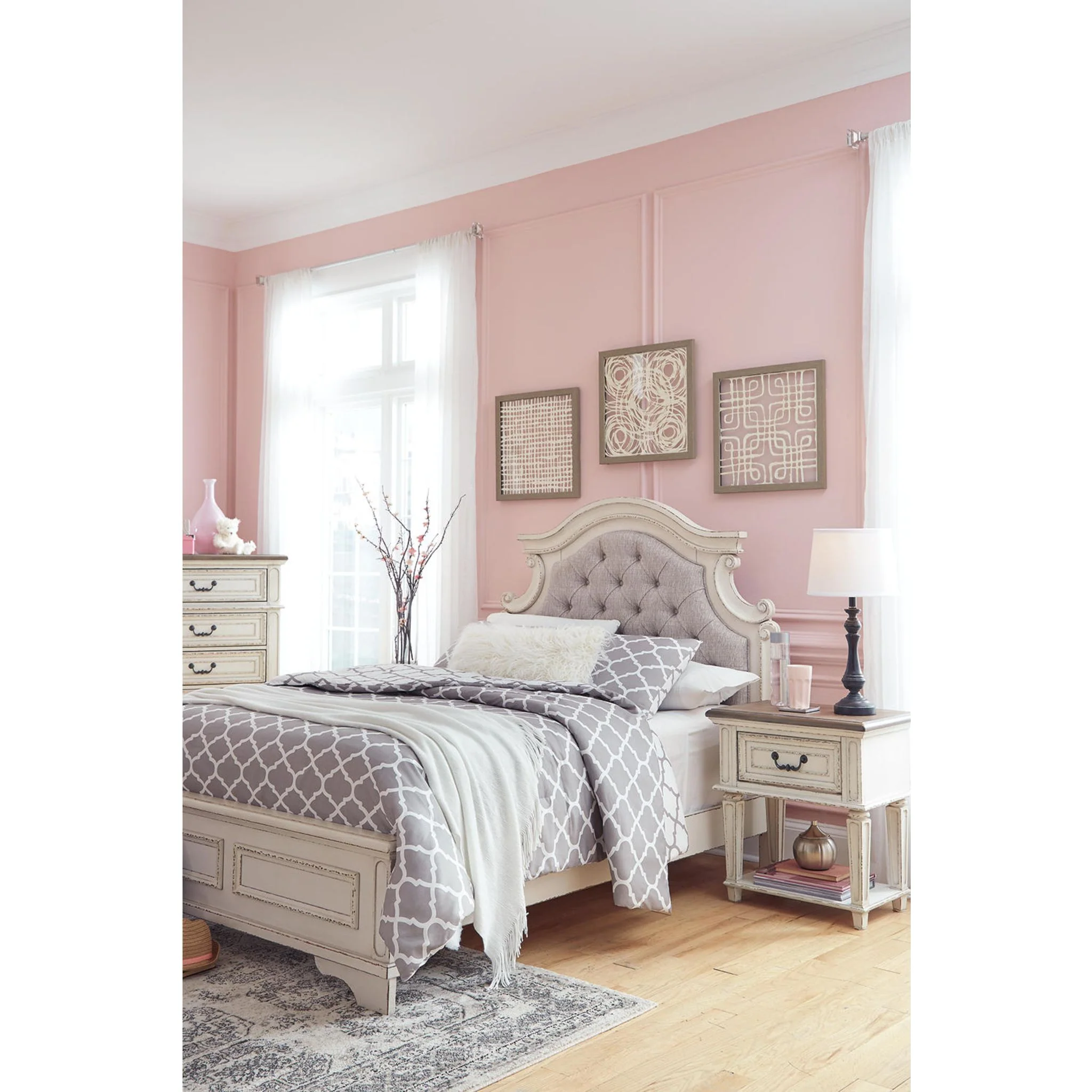 Realyn 3 Piece Panel Bed - Image 46