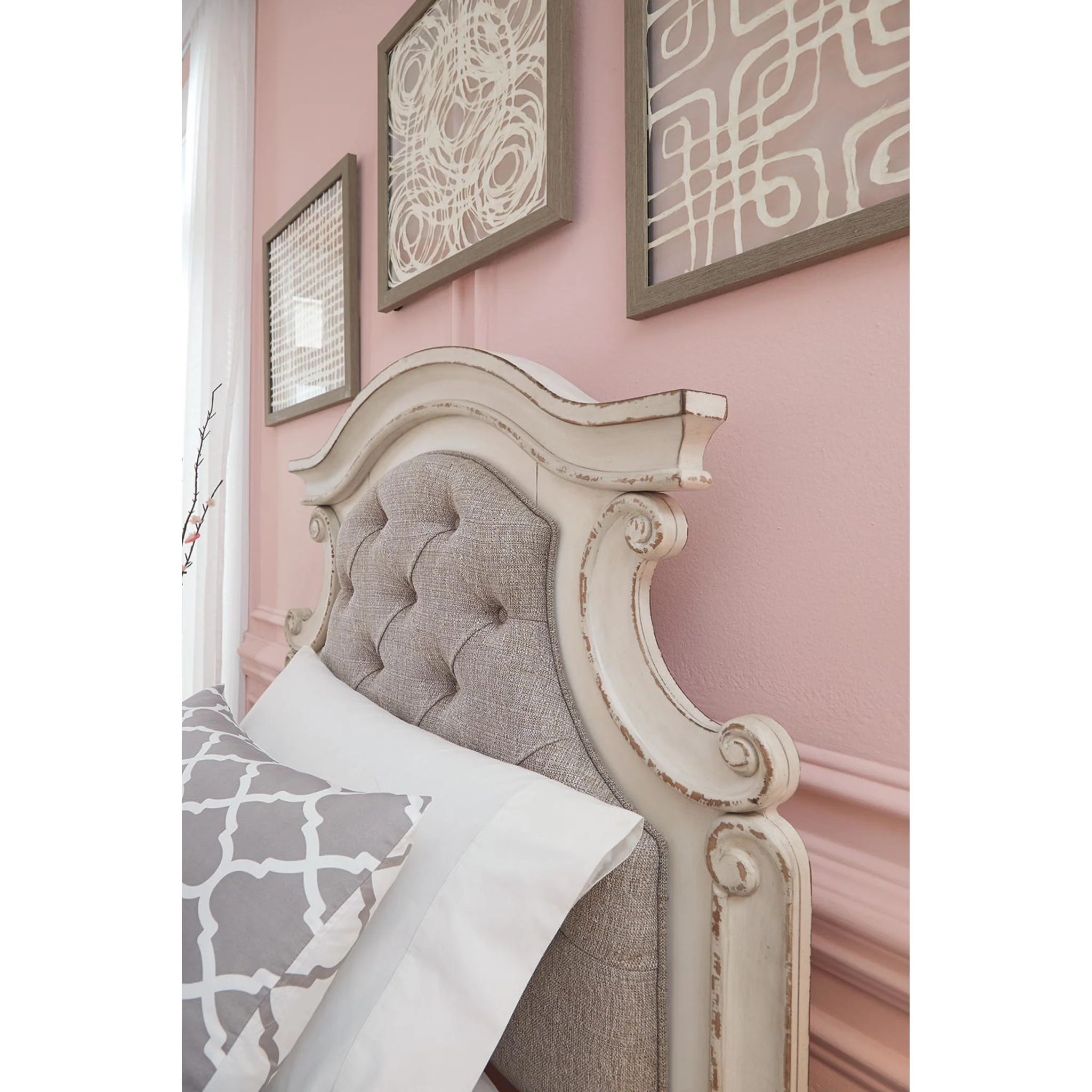 Realyn 3 Piece Panel Bed - Image 50