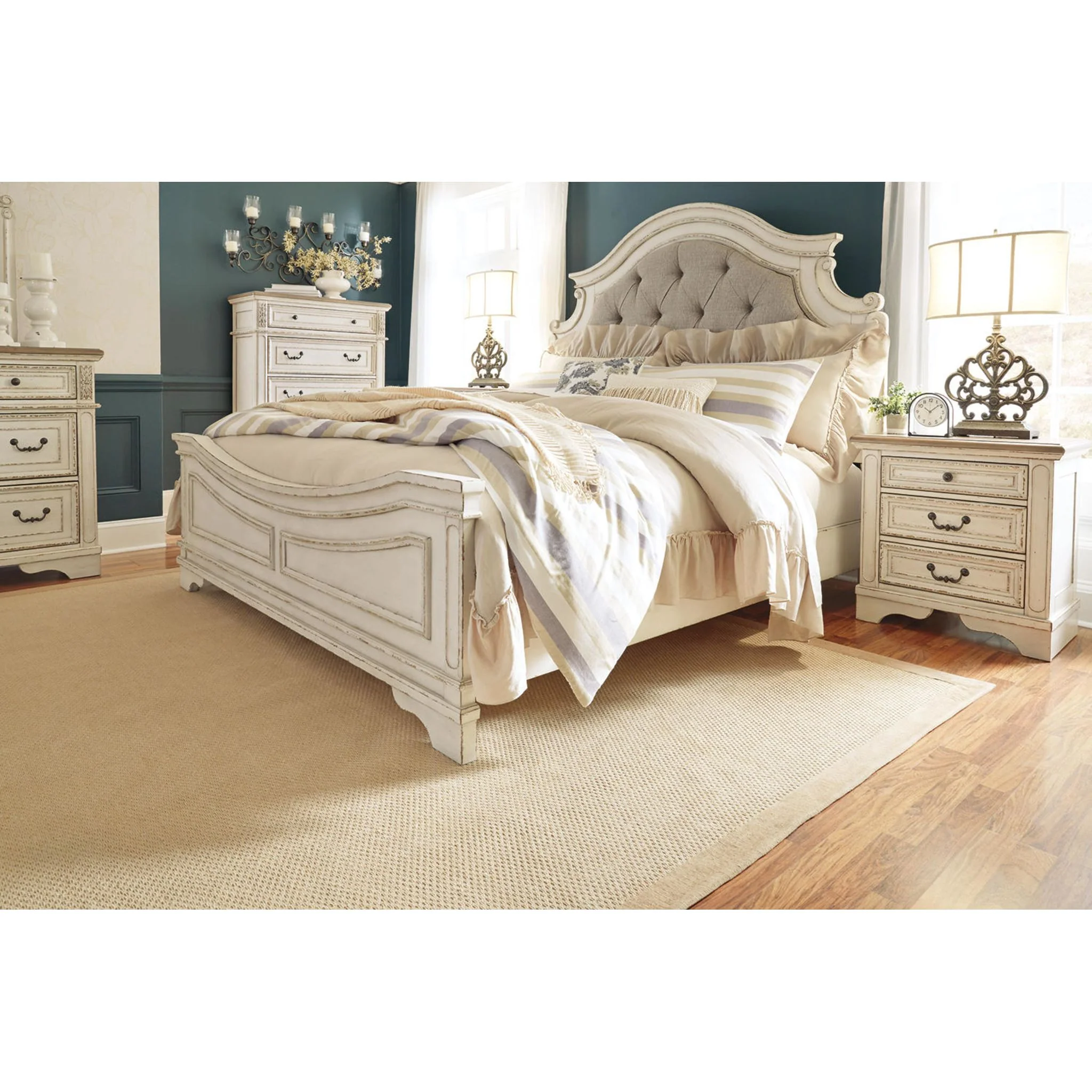 Realyn 3 Piece Panel Bed - Image 26