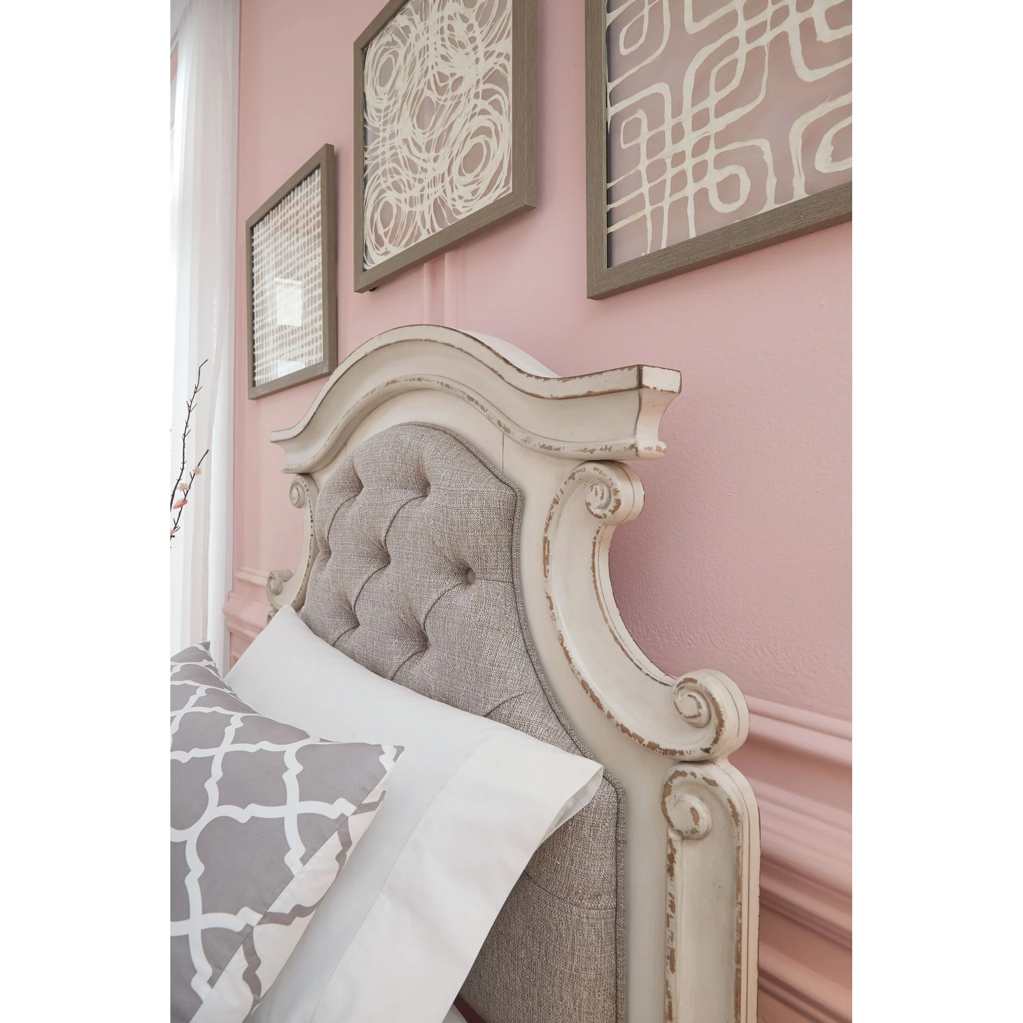 Realyn 3 Piece Panel Bed - Image 32