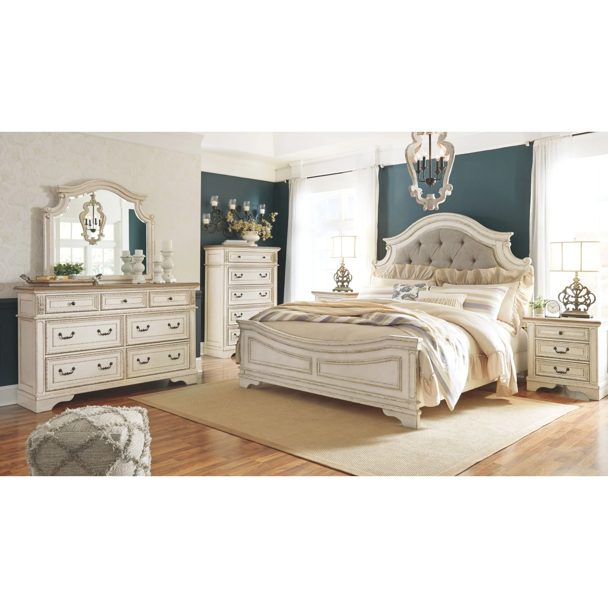 Realyn 3 Piece Panel Bed - Image 8