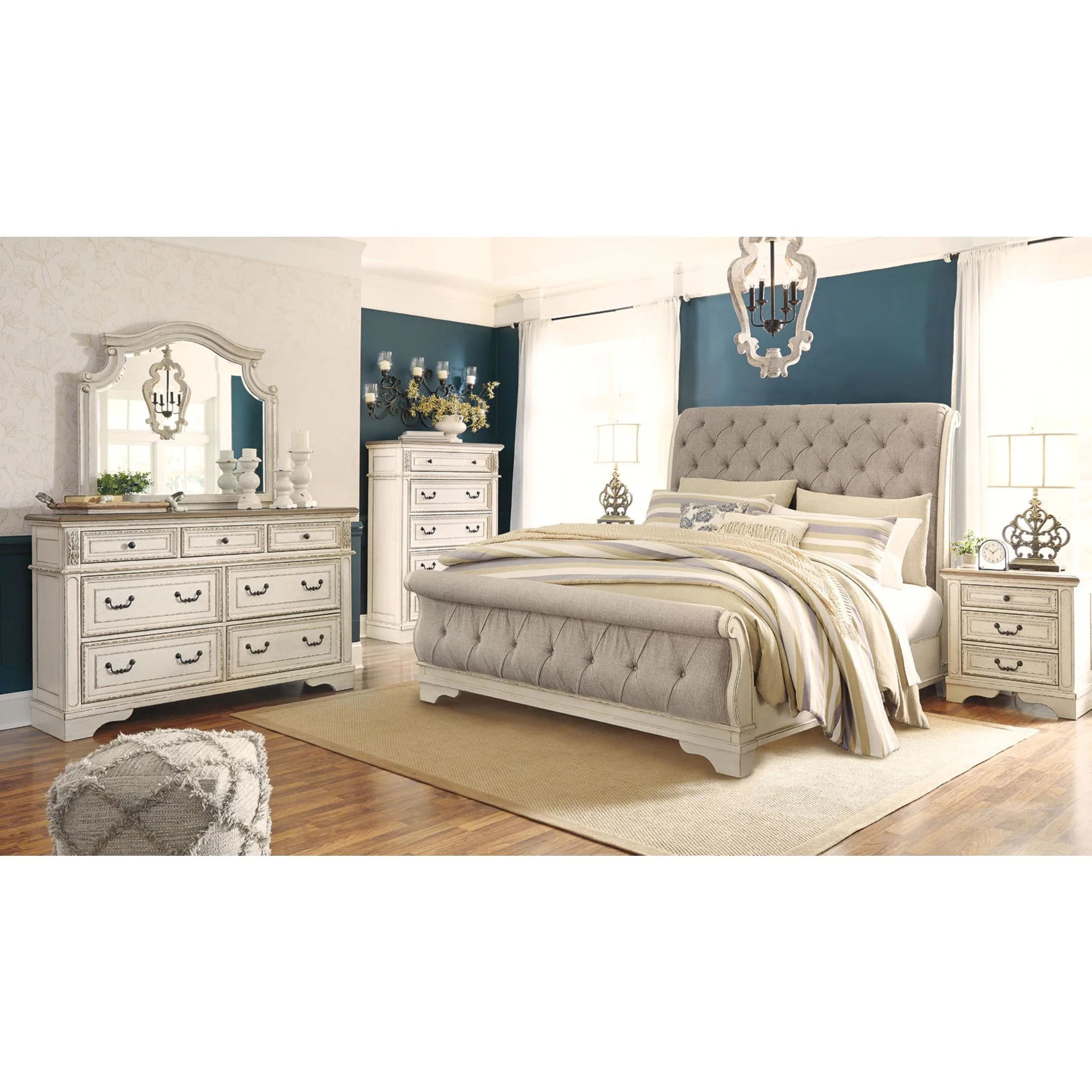 Realyn Sleigh Bed - Image 49