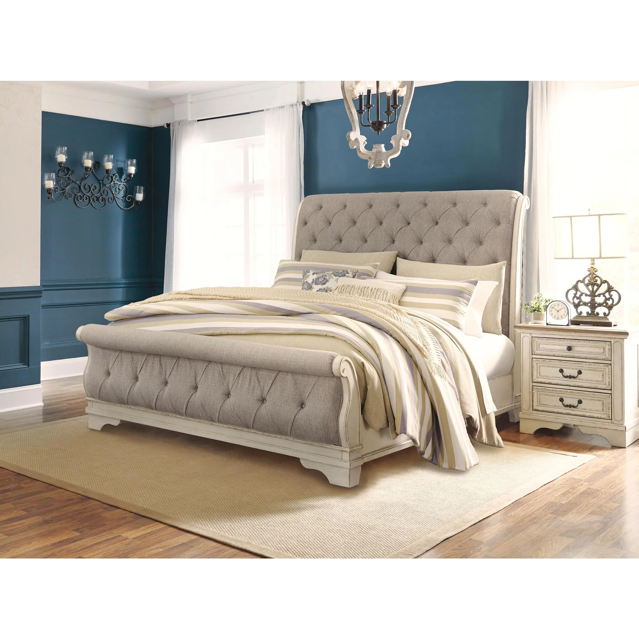 Realyn Sleigh Bed - Image 61