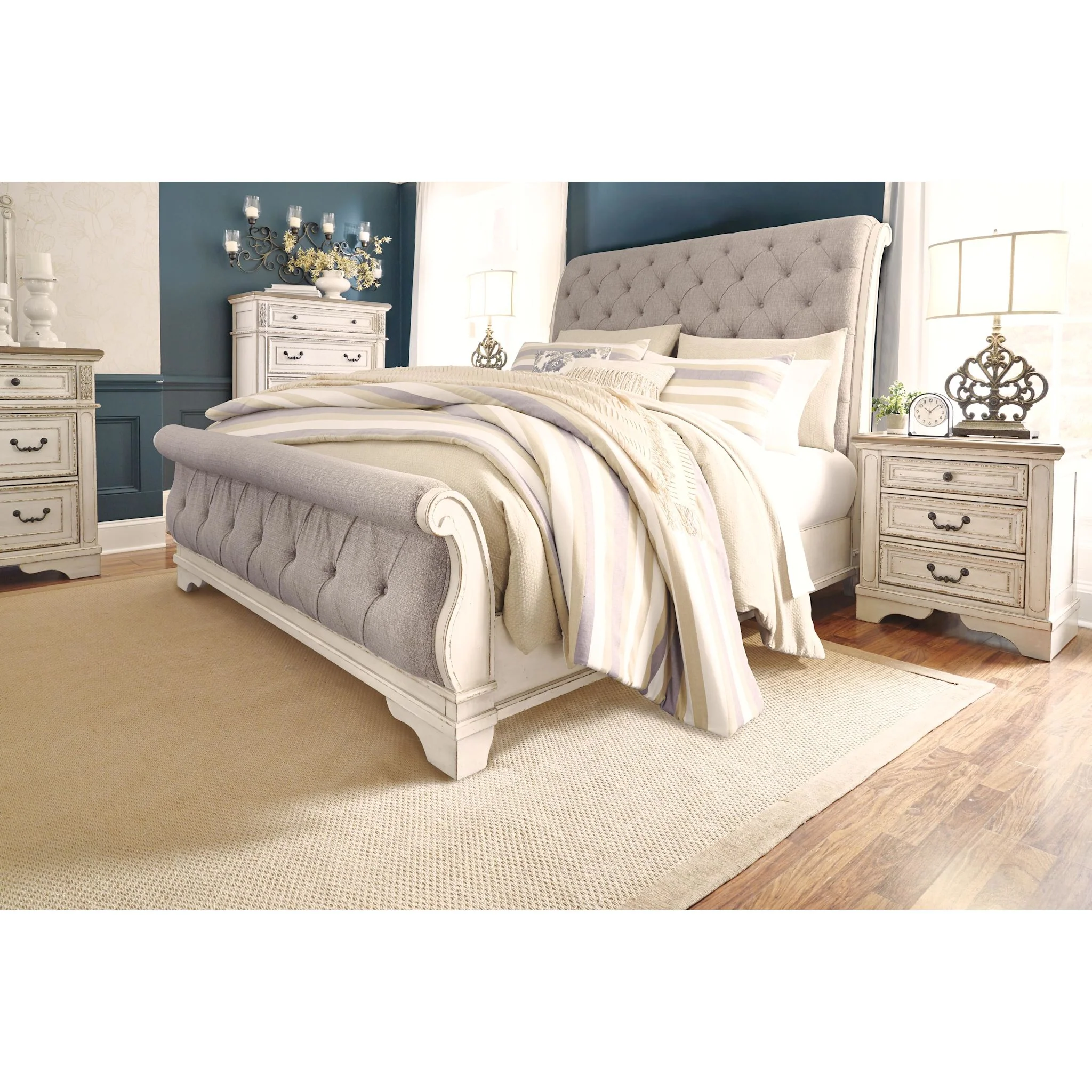 Realyn Sleigh Bed - Image 69