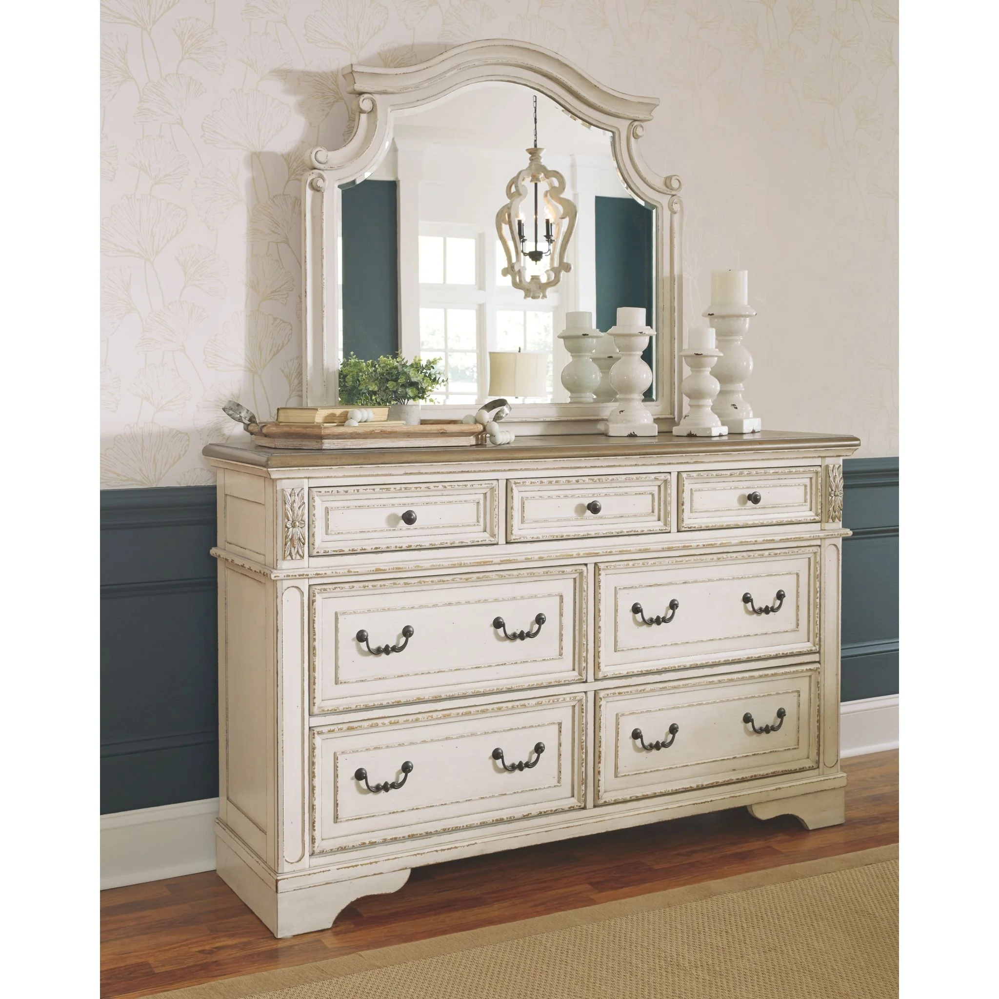 Realyn 5 Piece Panel Bedroom - Image 25