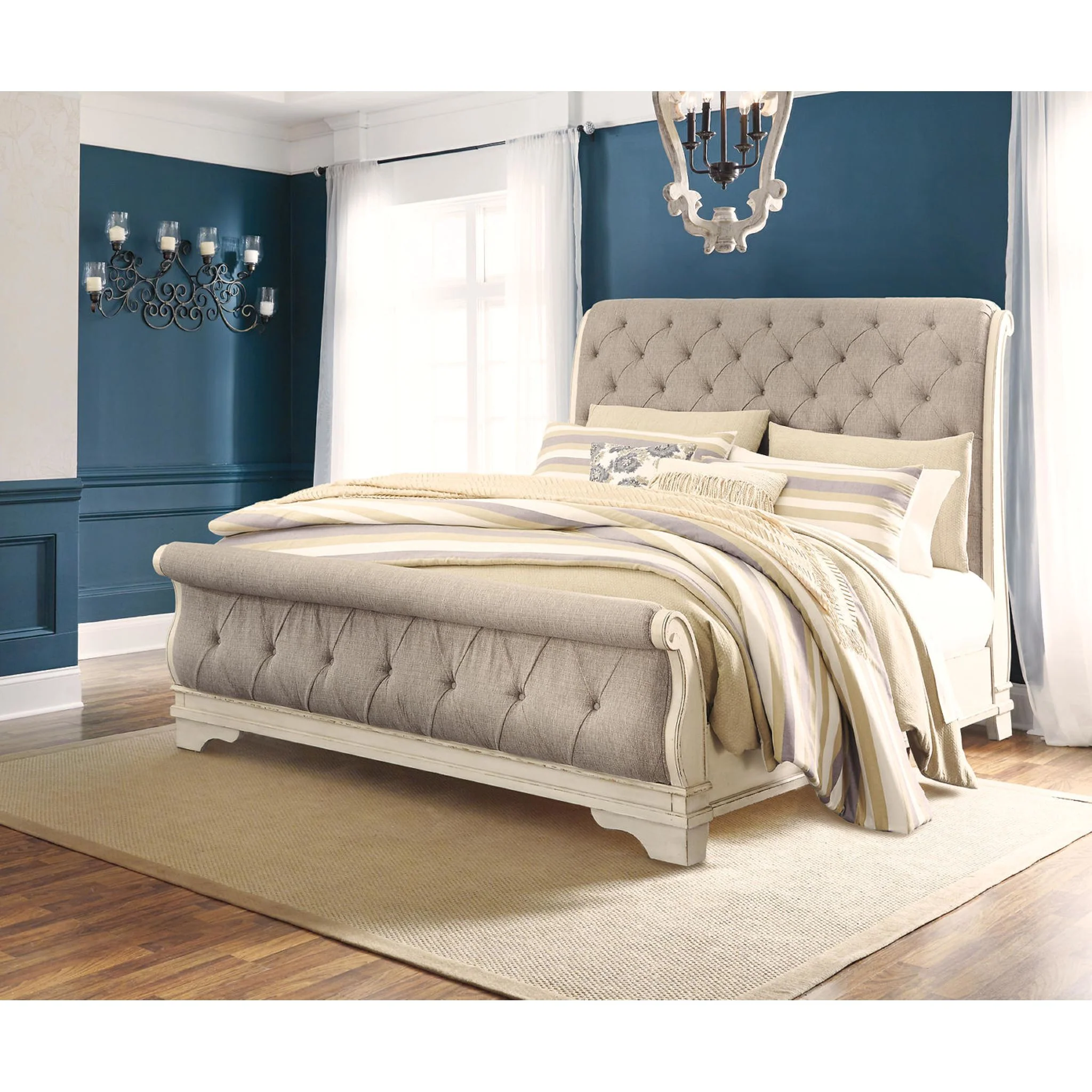 Realyn 5 Piece Sleigh Bedroom - Image 12
