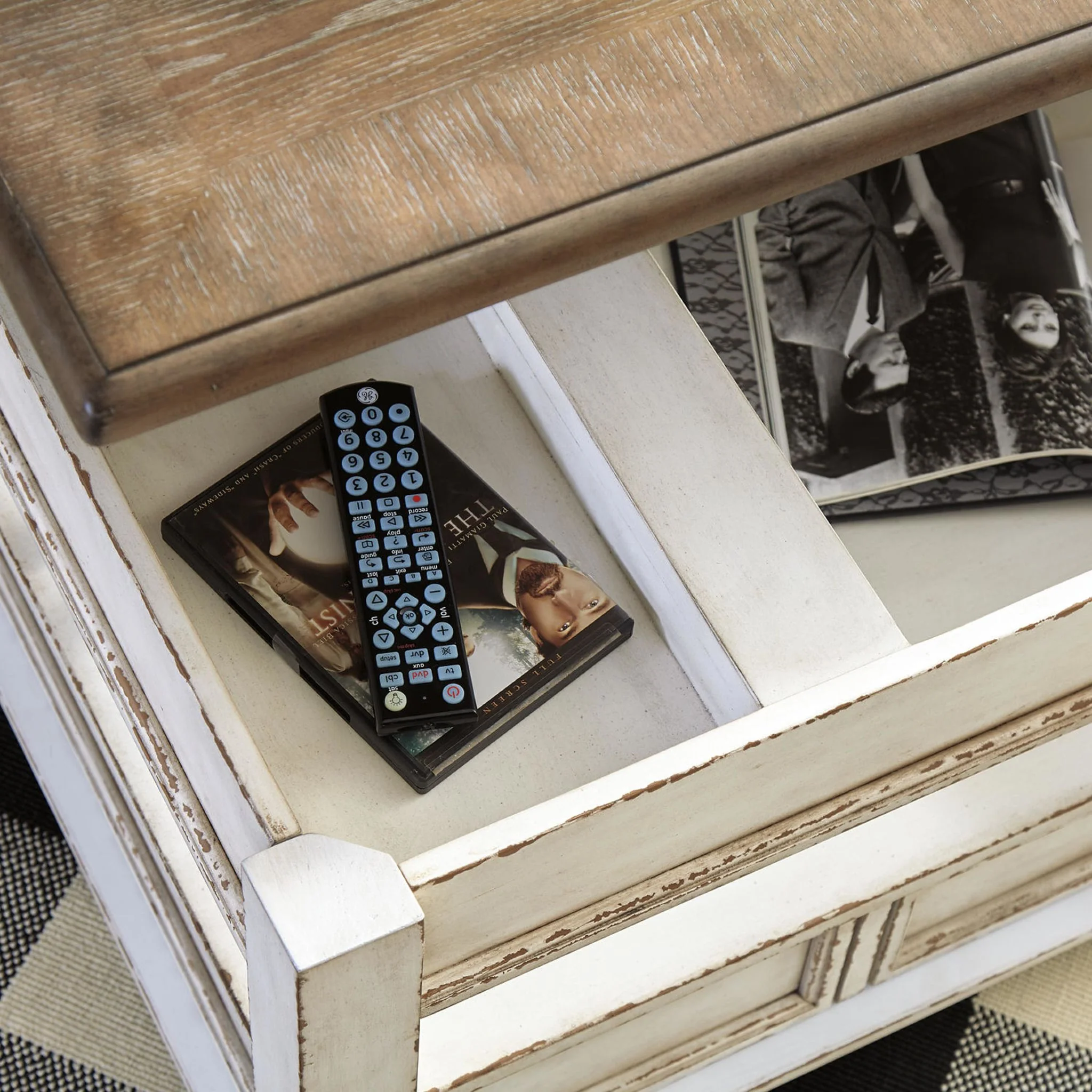 Realyn Coffee Table with Lift Top - Image 19