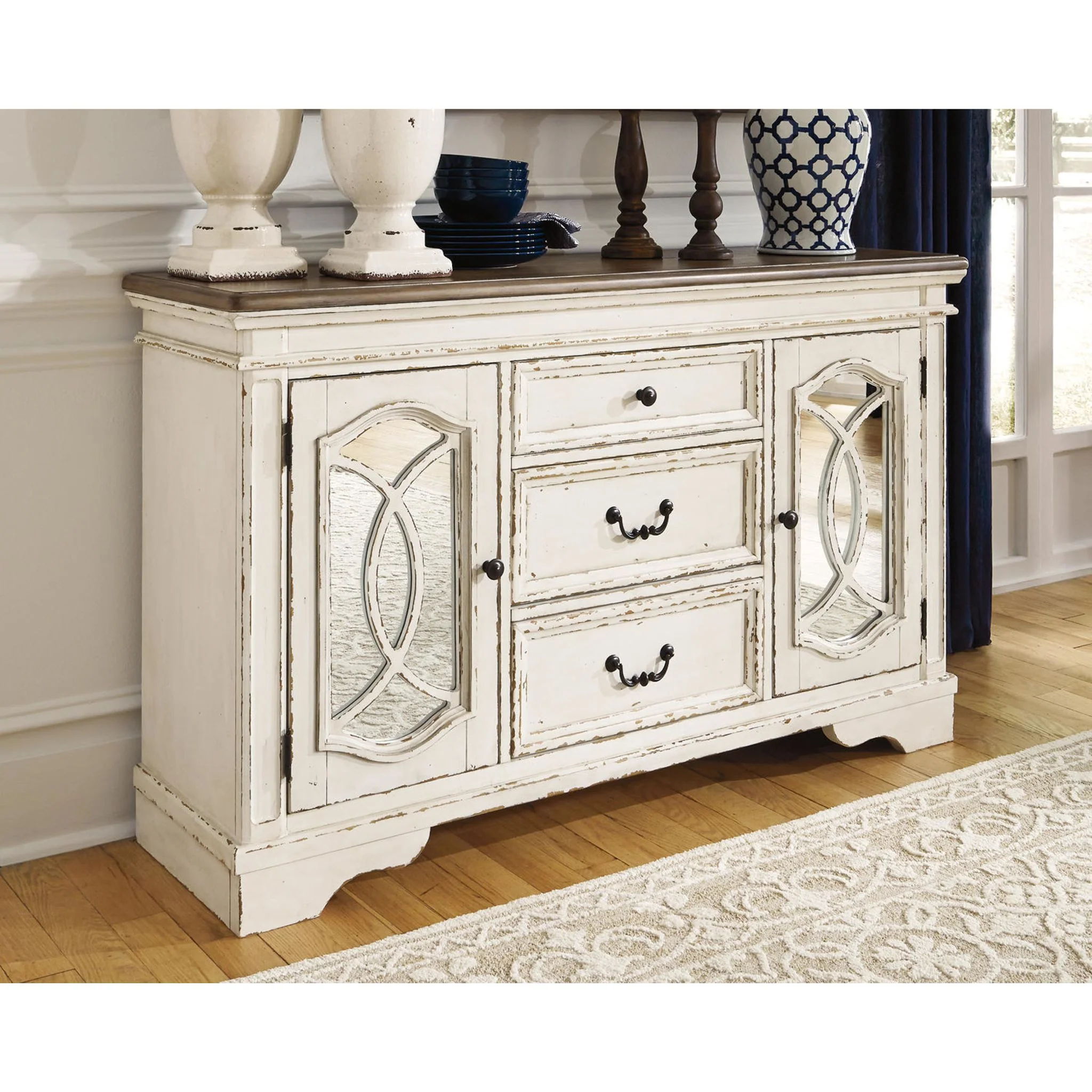 Realyn Dining Server - Image 6